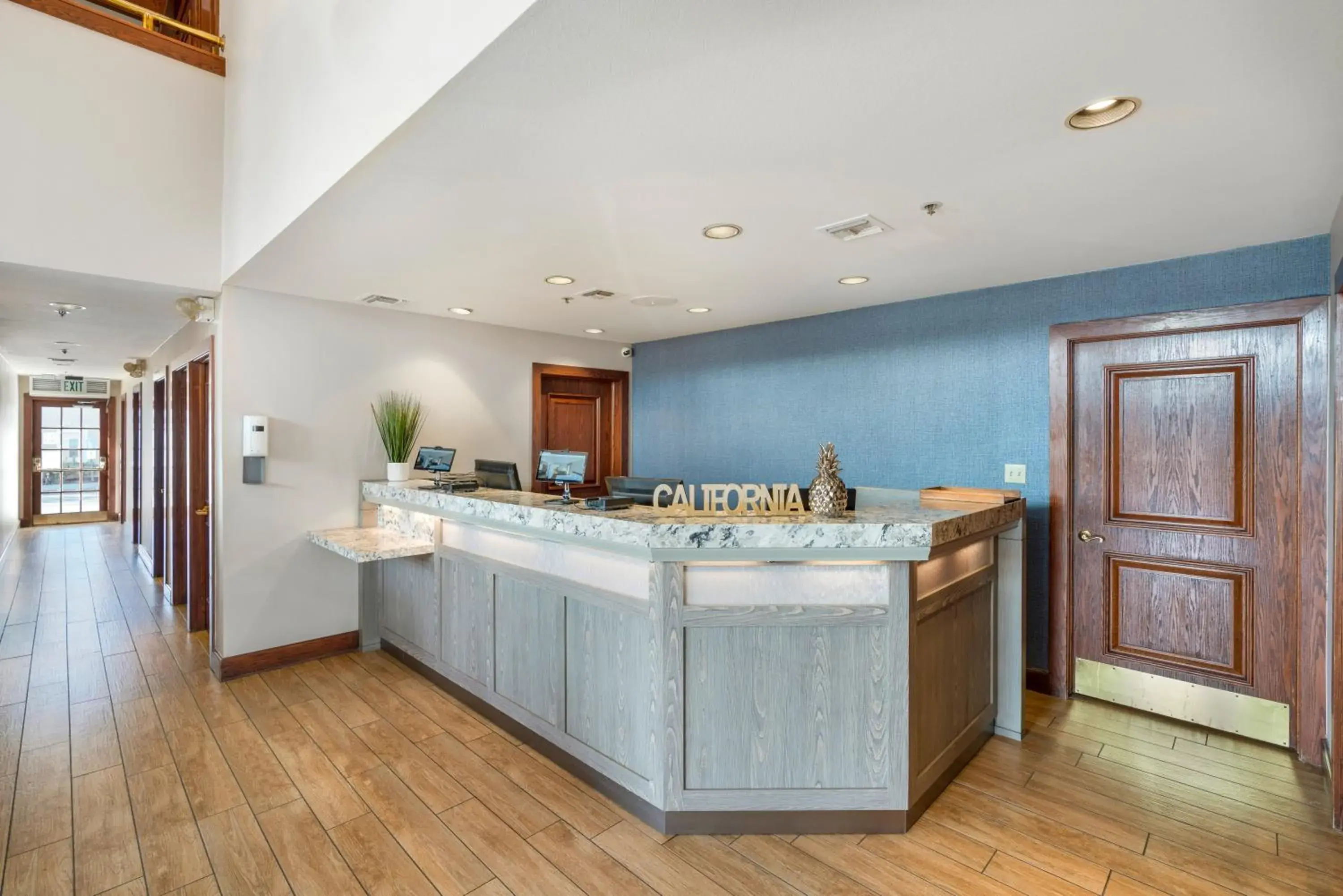 Property building in Chase Suites Brea-Fullerton - North Orange County Property building in Chase Suites Brea-Fullerton - North Orange County