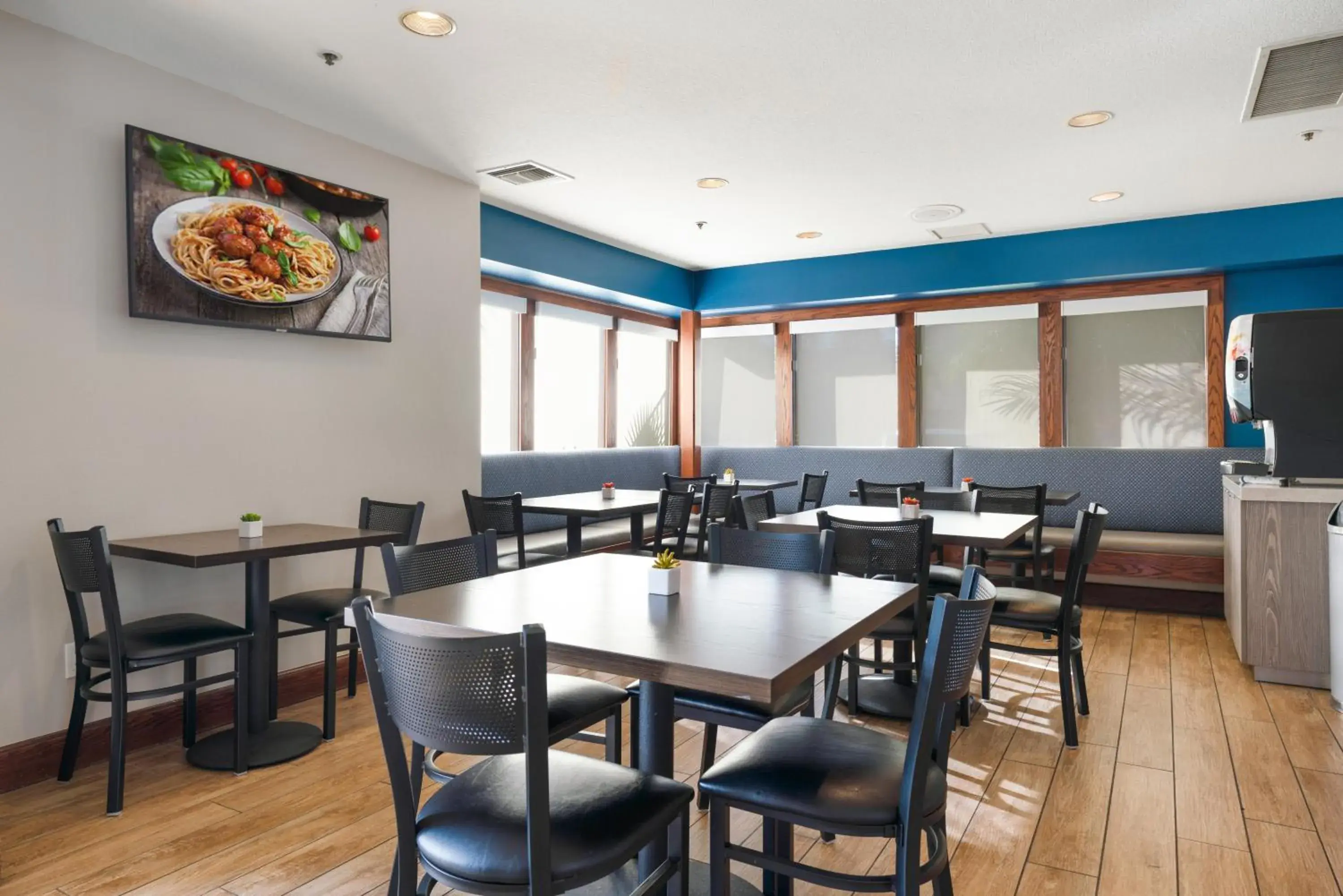 Restaurant/places to eat in Chase Suites Brea-Fullerton - North Orange County Restaurant/places to eat in Chase Suites Brea-Fullerton - North Orange County