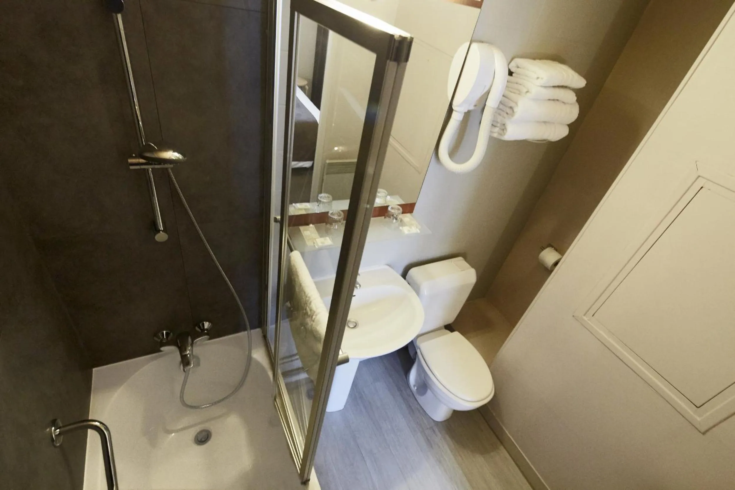 Bathroom in Hotel Paris Villette