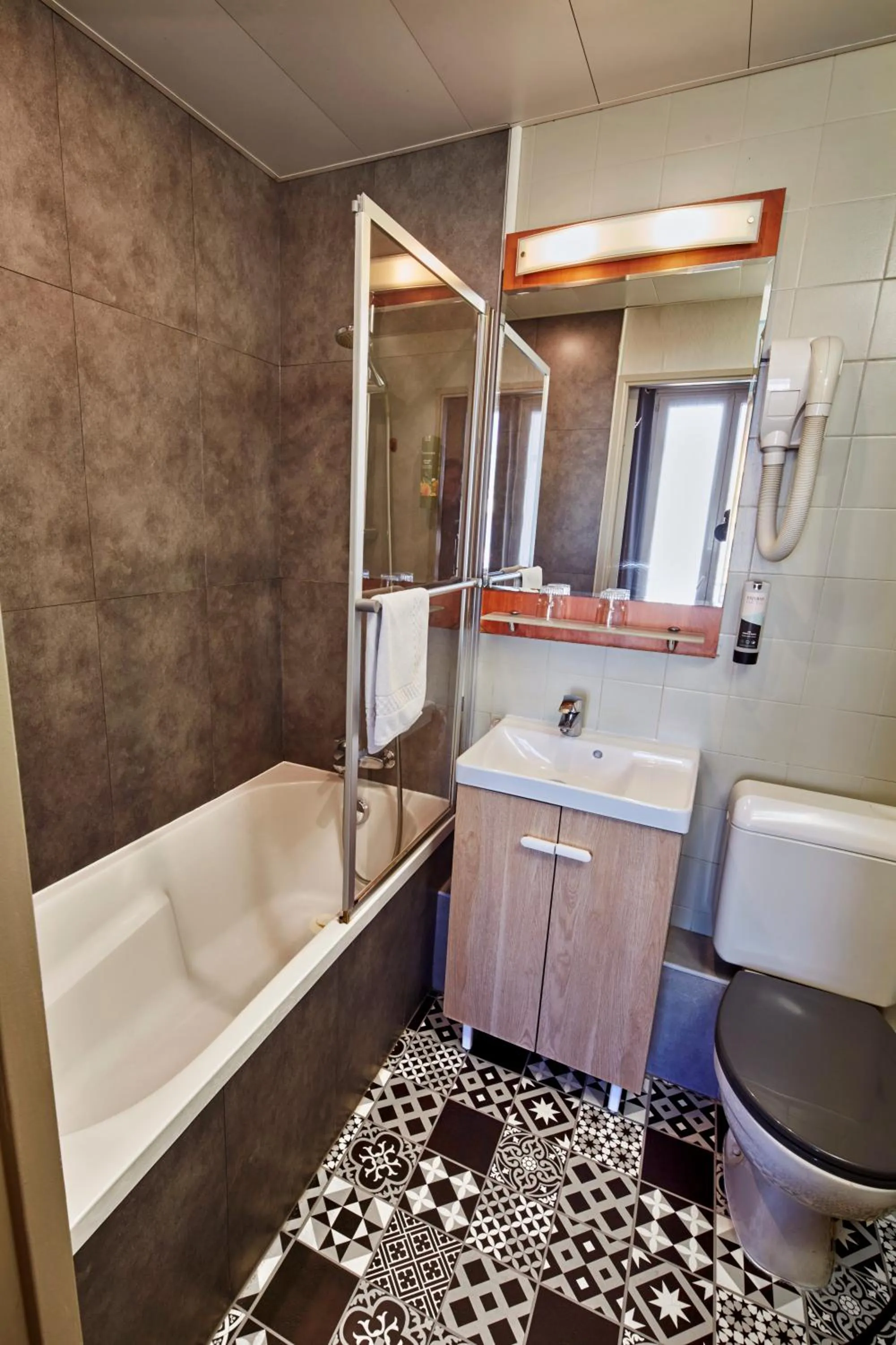 Bathroom in Hotel Paris Villette
