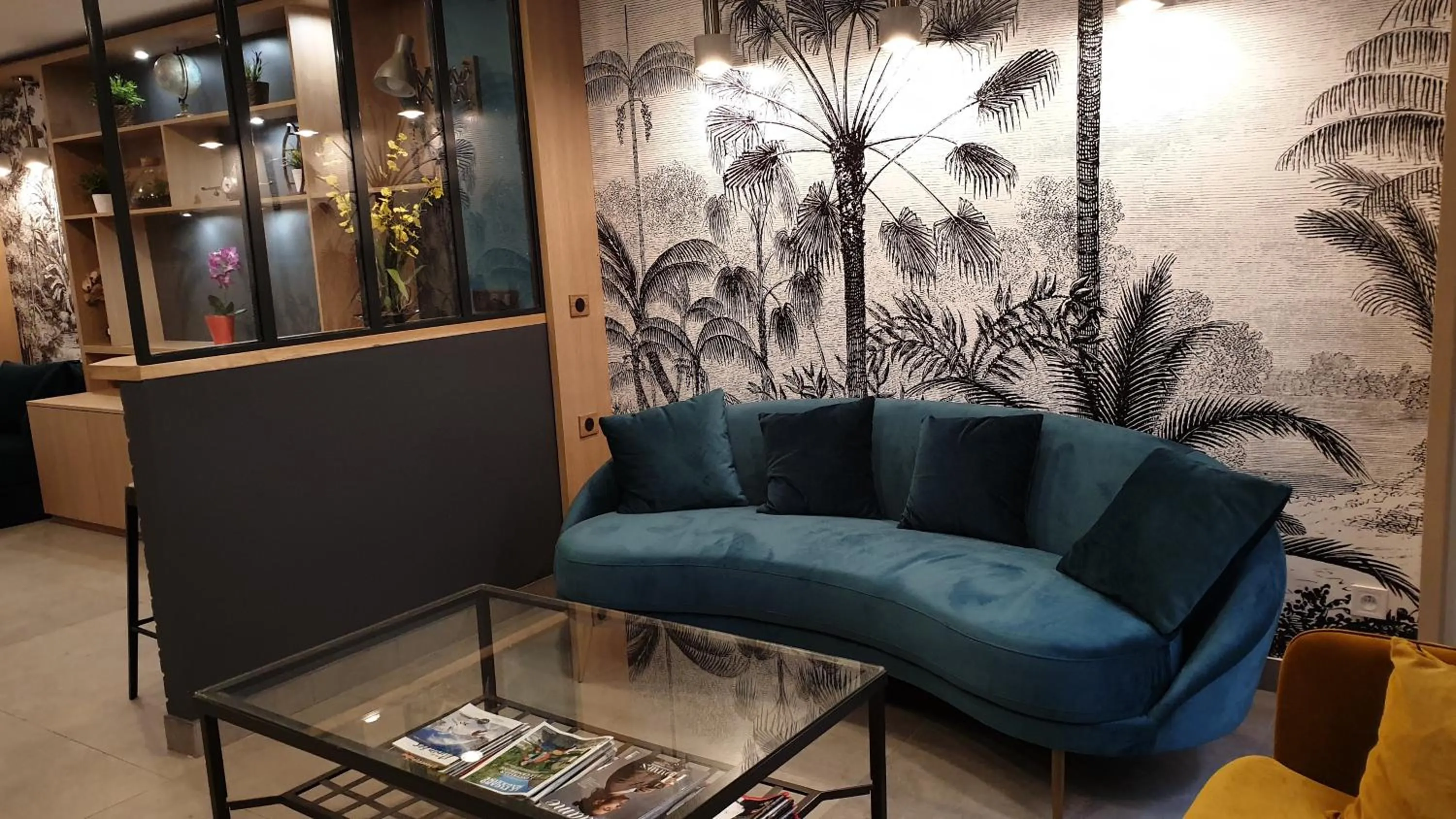 Living room in Hotel Paris Villette