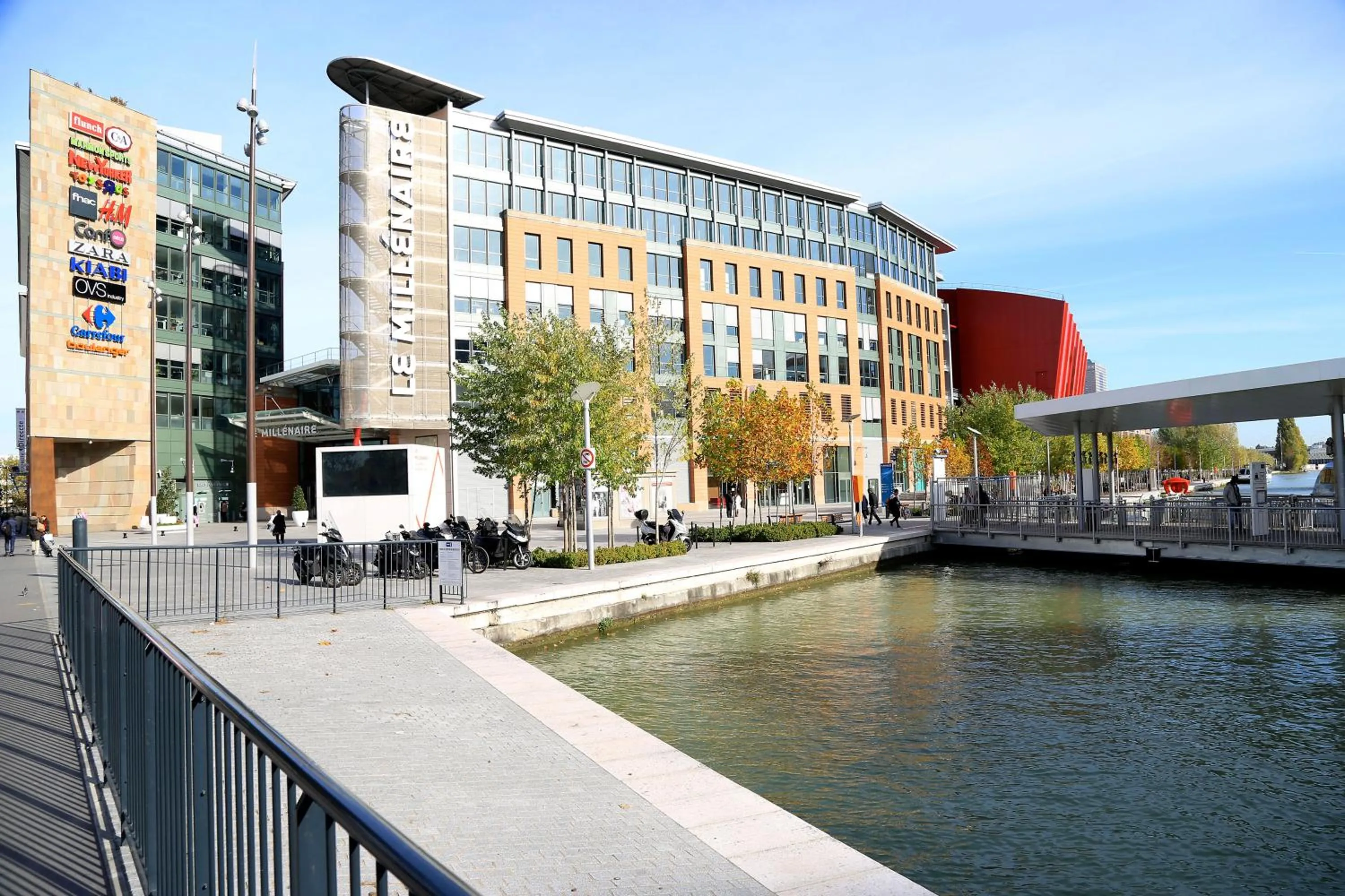 Property building in Hotel Paris Villette