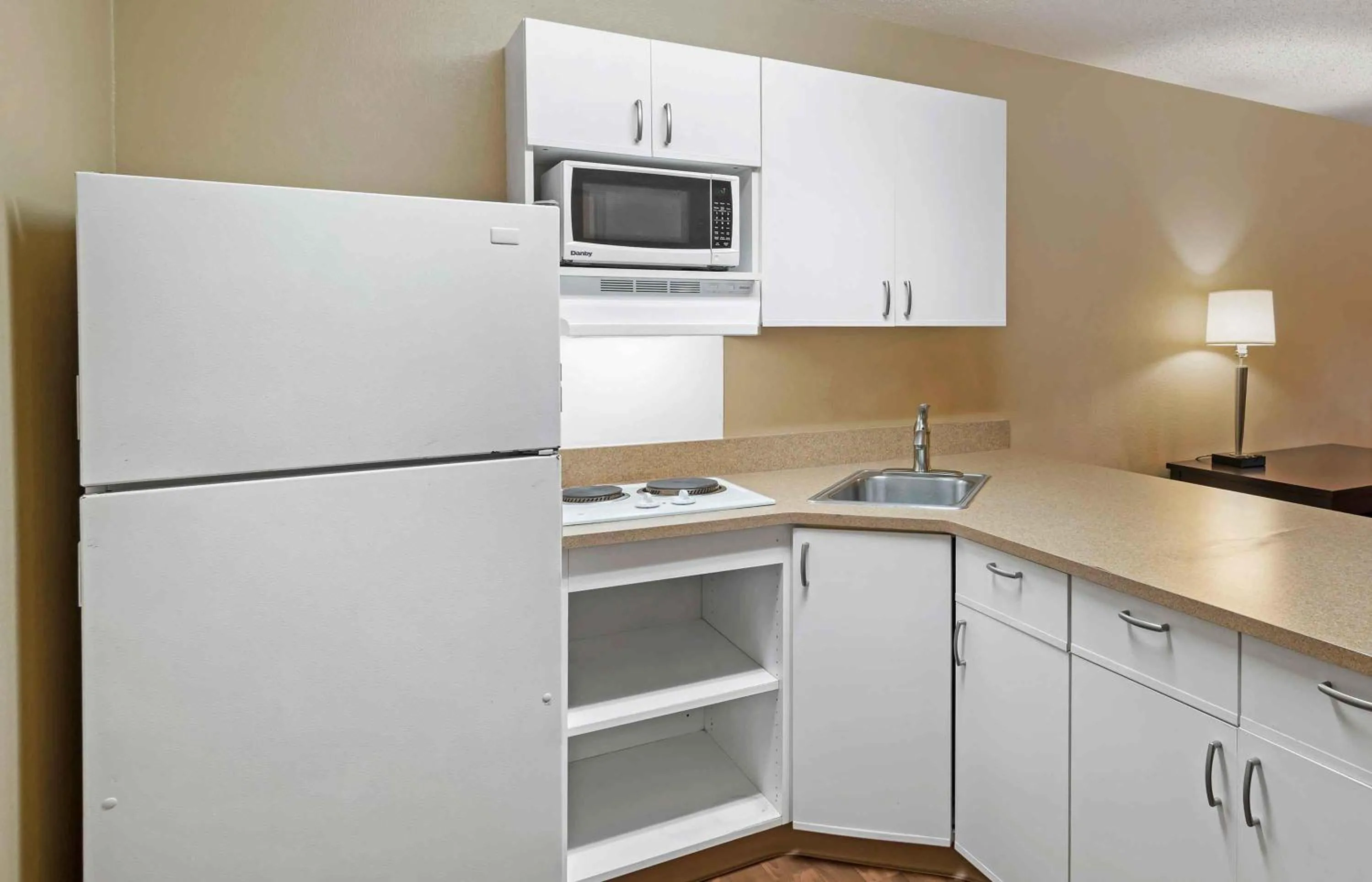Kitchen or kitchenette in Extended Stay America Select Suites - Atlanta - Duluth