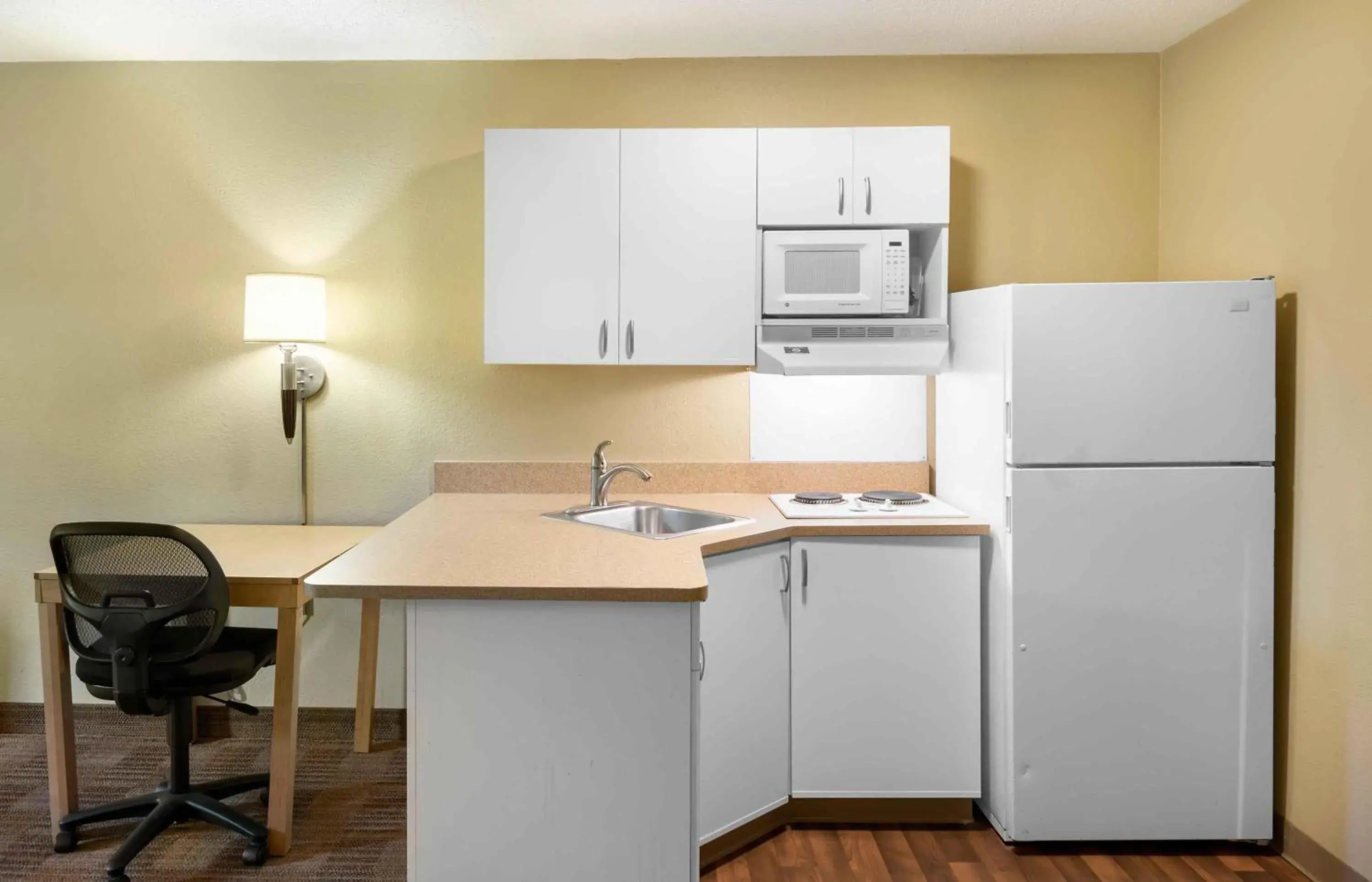 Kitchen or kitchenette in Extended Stay America Select Suites - Atlanta - Duluth Kitchen or kitchenette in Extended Stay America Select Suites - Atlanta - Duluth