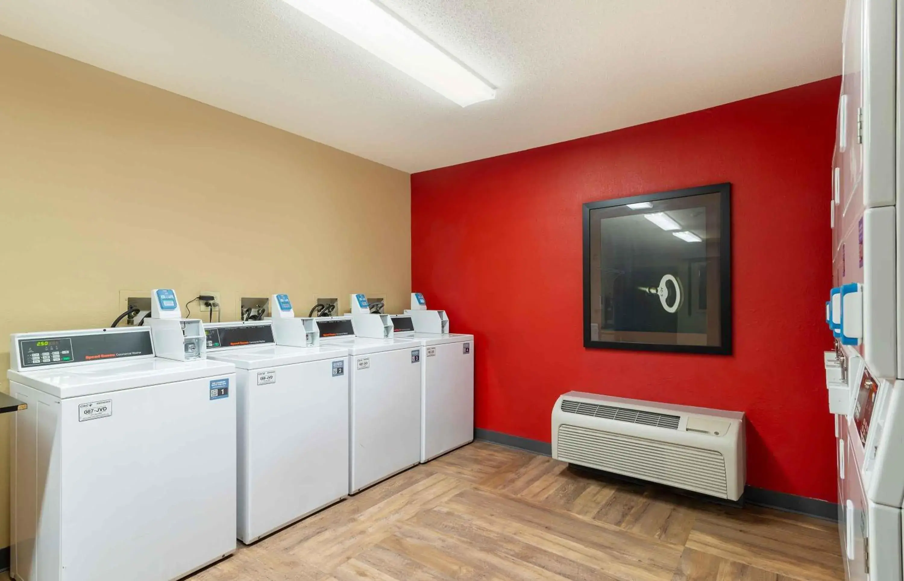 Property building in Extended Stay America Select Suites - Atlanta - Duluth Property building in Extended Stay America Select Suites - Atlanta - Duluth