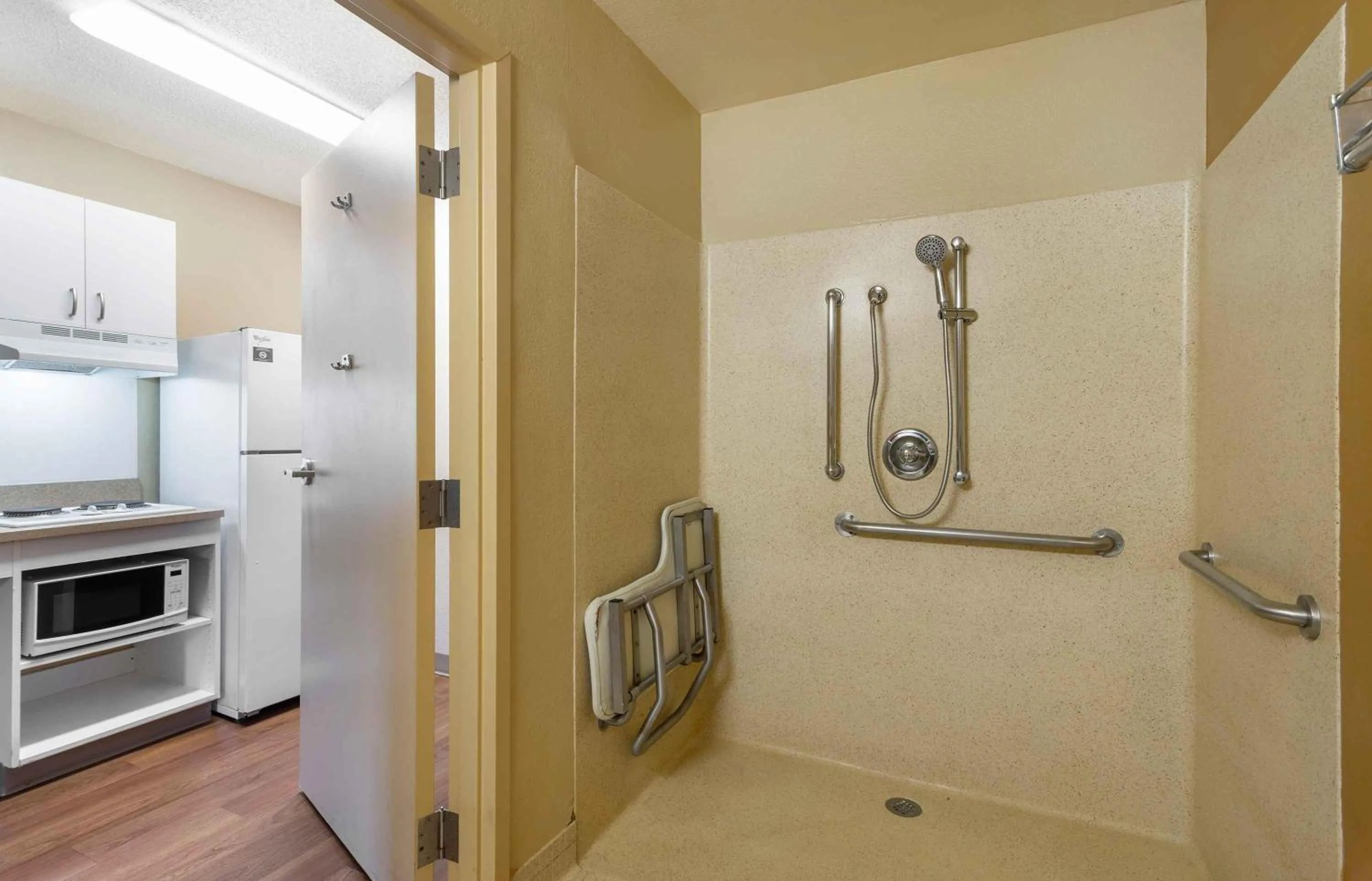 Bathroom in Extended Stay America Select Suites - Atlanta - Duluth