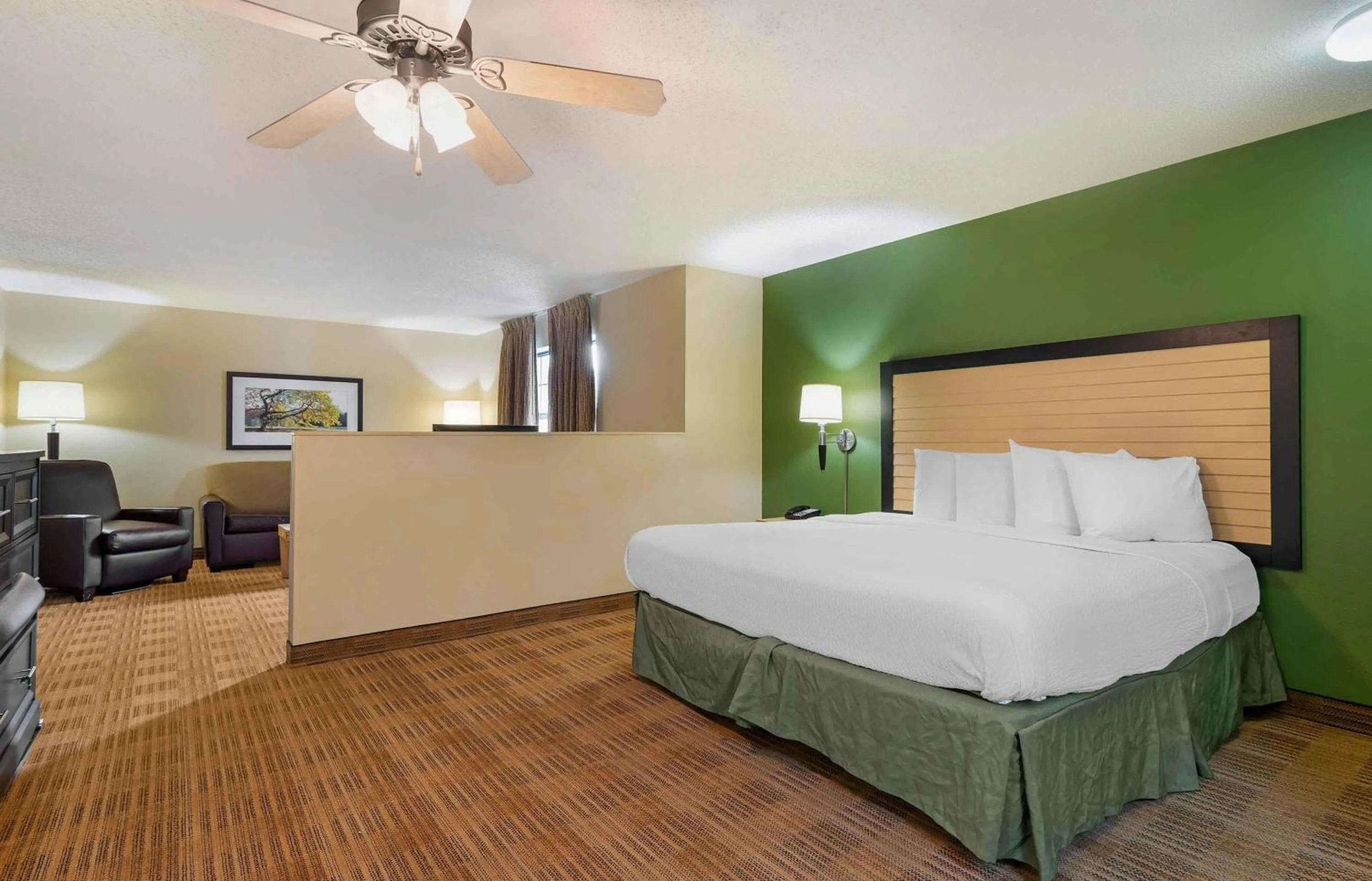 Bedroom, Bed in Extended Stay America Select Suites - Atlanta - Duluth