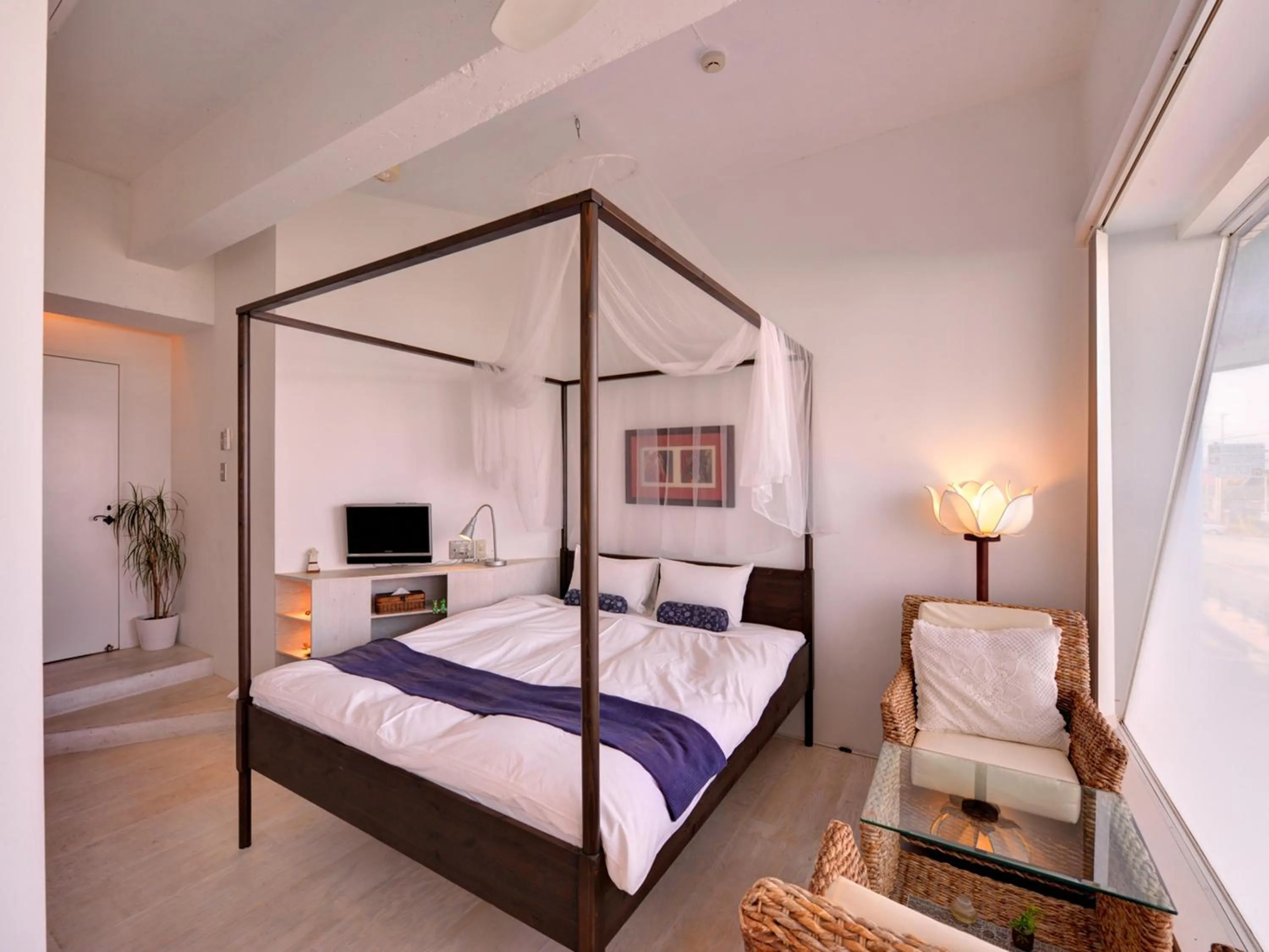 Photo of the whole room, Bed in Sound Swell Resort