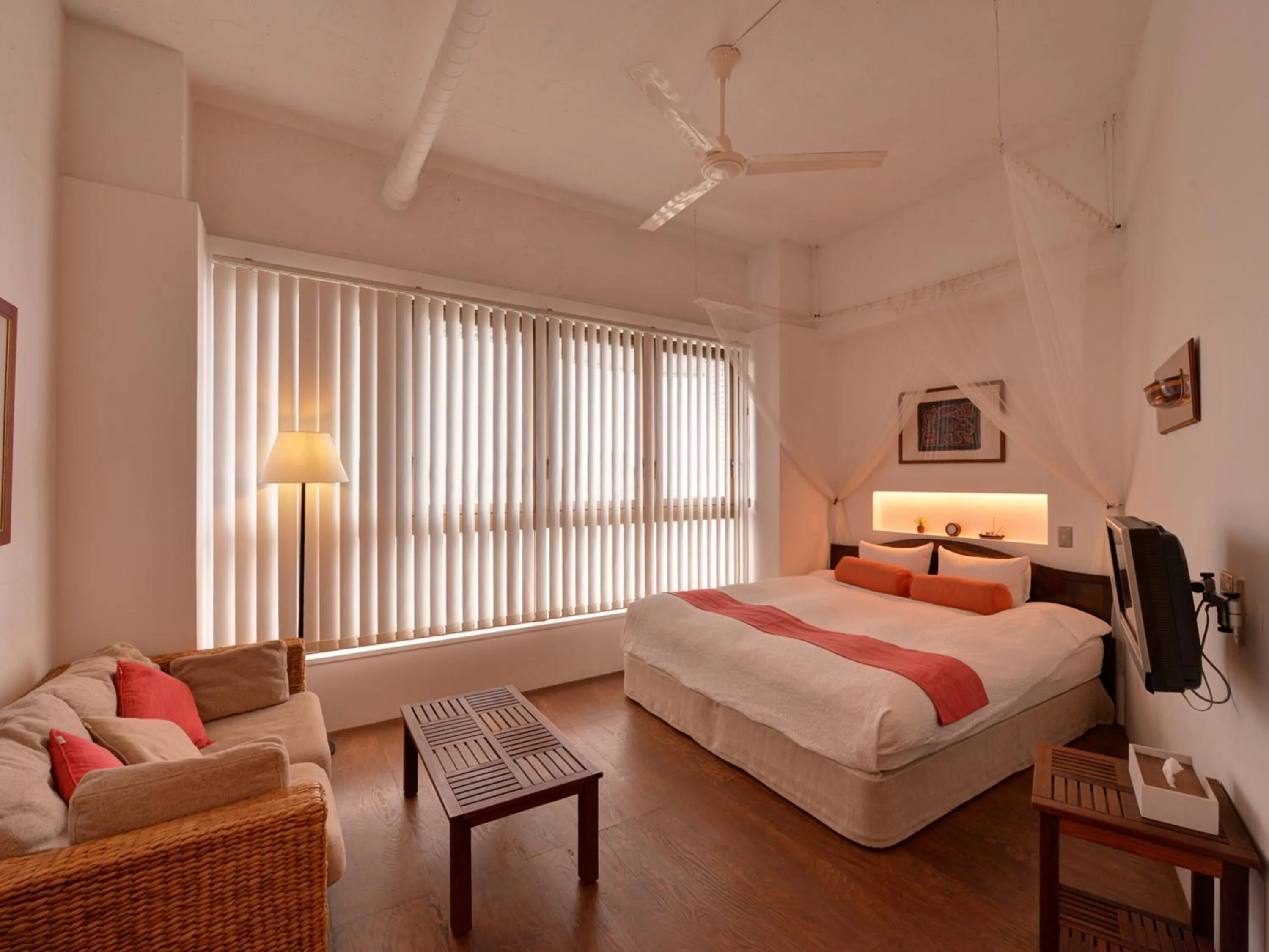 Photo of the whole room, Bed in Sound Swell Resort