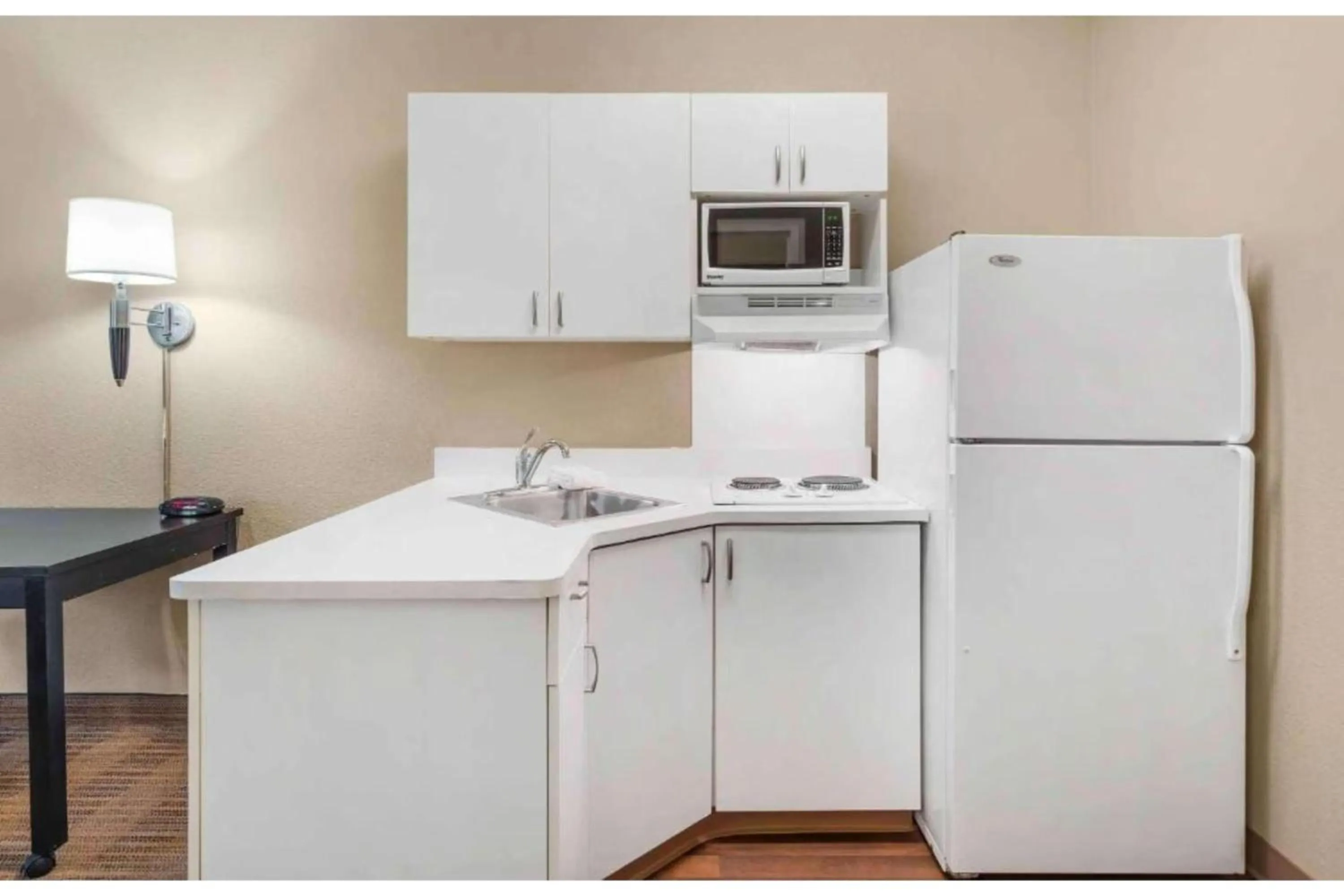 Kitchen or kitchenette in Studio 6 Corporate Extended Stay Chicago Lisle IL