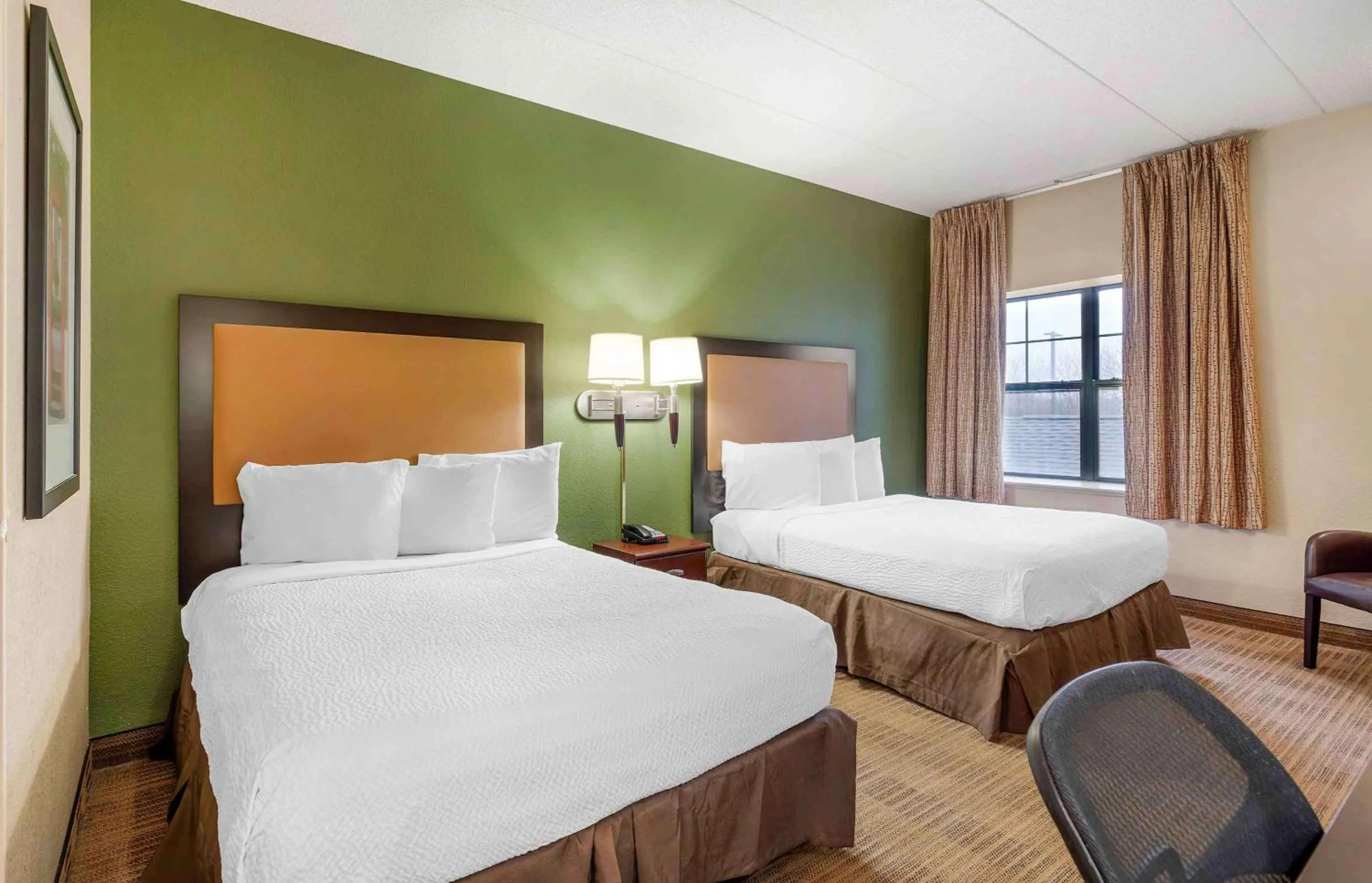 Bedroom, Bed in Extended Stay America Select Suites - Chicago - Lisle