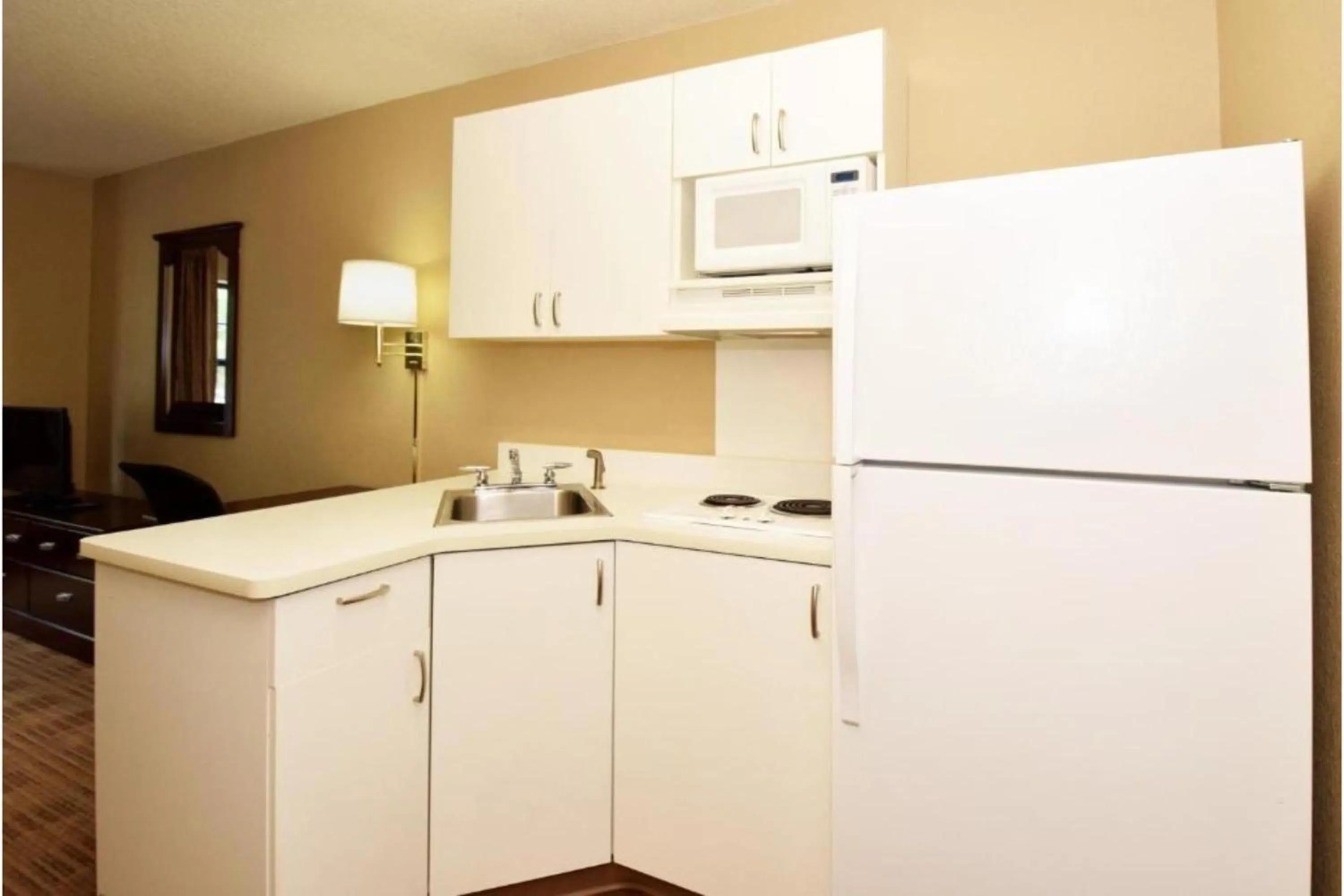 Kitchen or kitchenette in Studio 6 Corporate Extended Stay Chicago Lisle IL