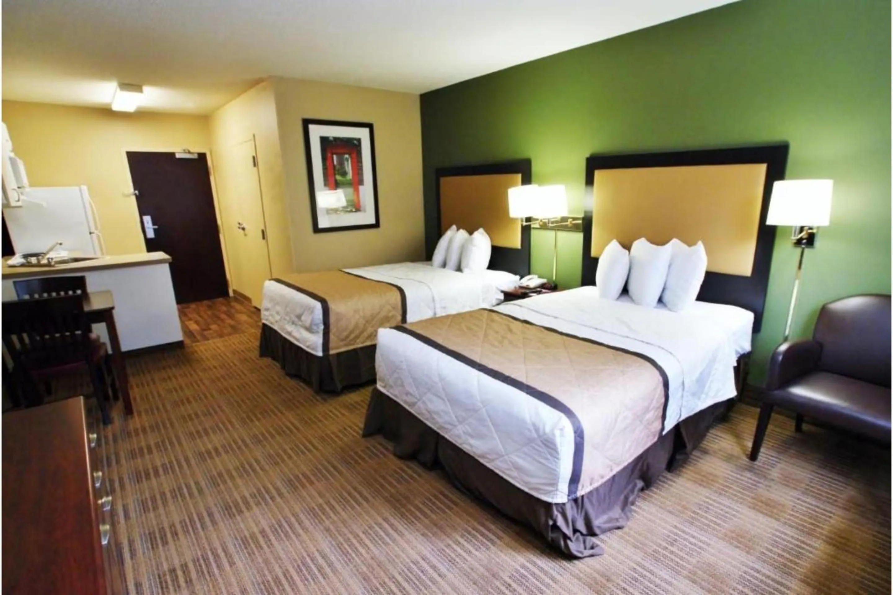 Bedroom, Bed in Studio 6 Corporate Extended Stay Chicago Lisle IL