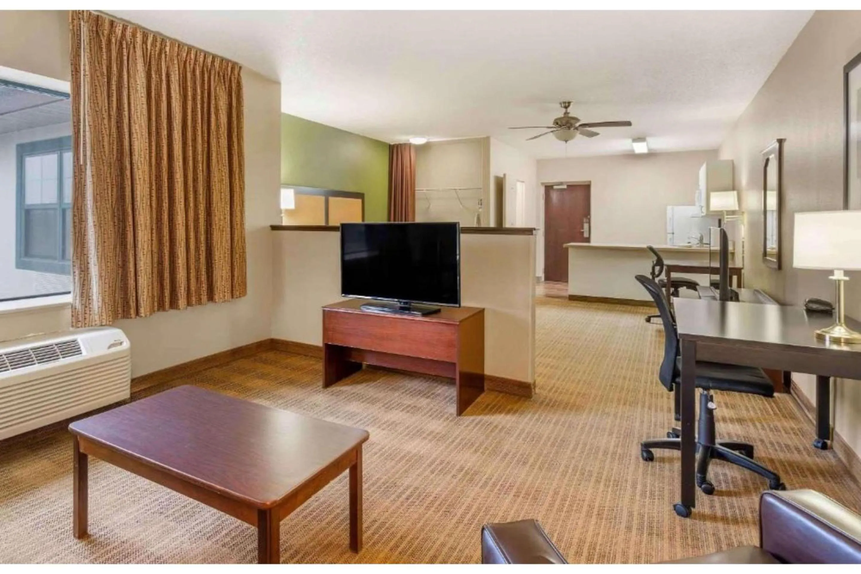 TV and multimedia in Studio 6 Corporate Extended Stay Chicago Lisle IL