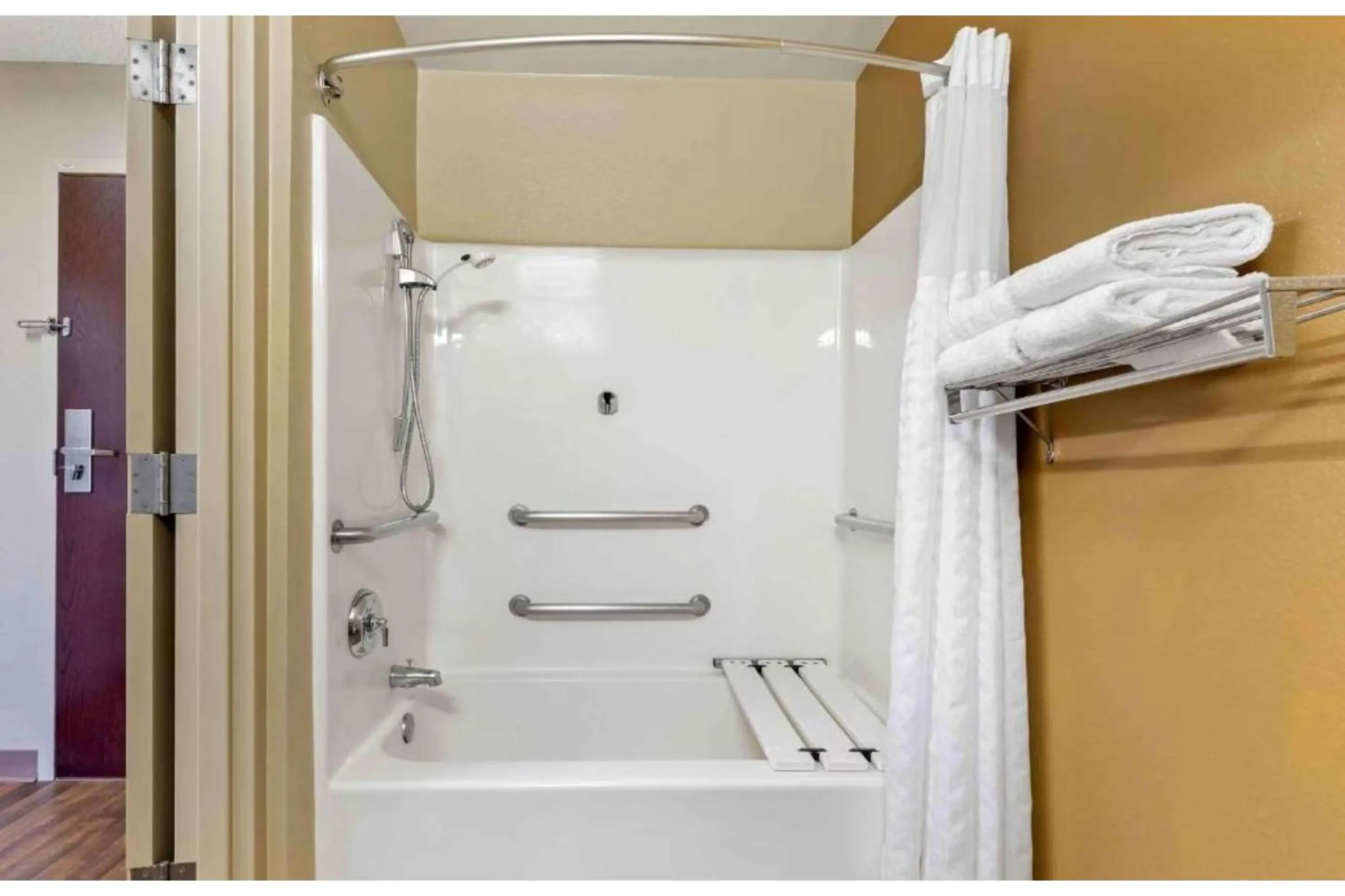 Bathroom in Studio 6 Corporate Extended Stay Chicago Lisle IL