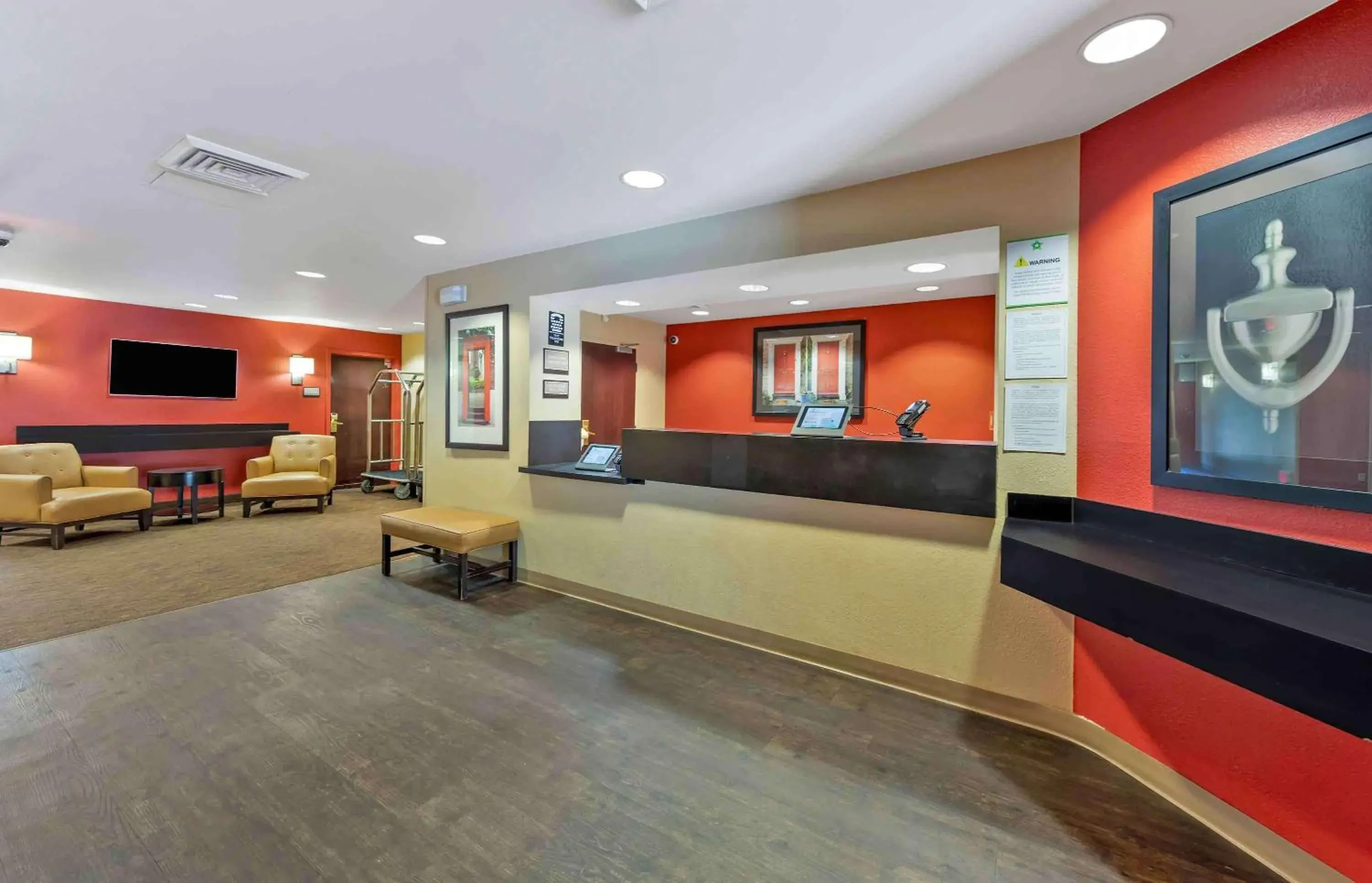 Lobby or reception in Extended Stay America Select Suites - Chicago - Lisle Lobby or reception in Extended Stay America Select Suites - Chicago - Lisle