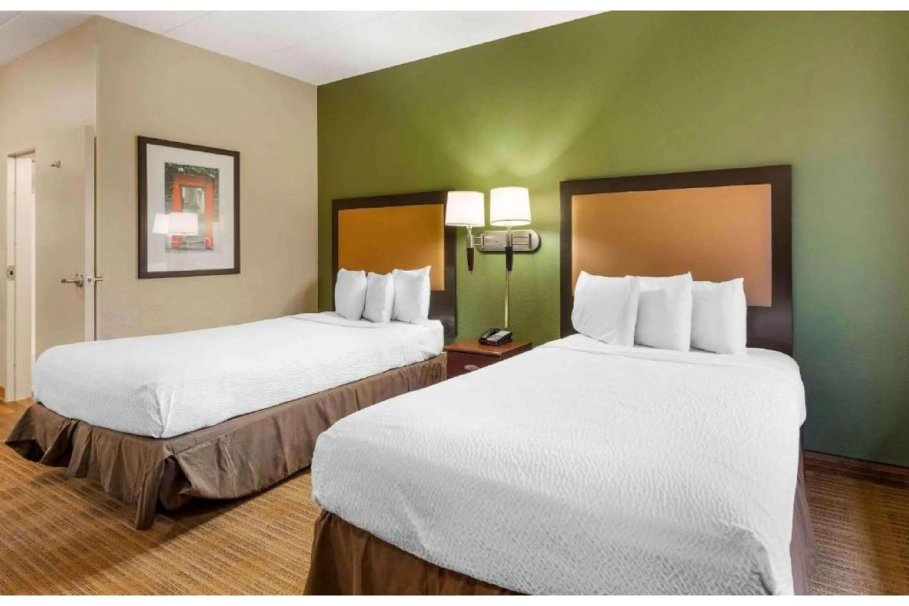 Bedroom, Bed in Studio 6 Corporate Extended Stay Chicago Lisle IL