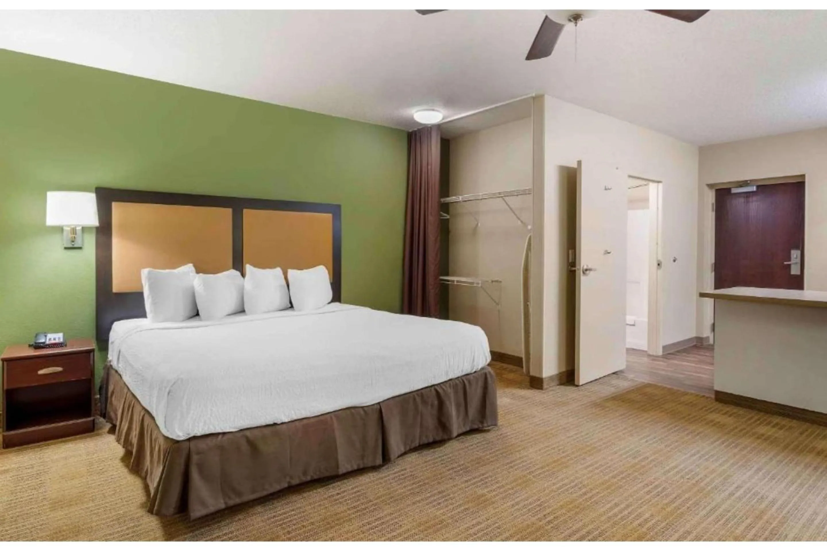 Bedroom, Bed in Studio 6 Corporate Extended Stay Chicago Lisle IL