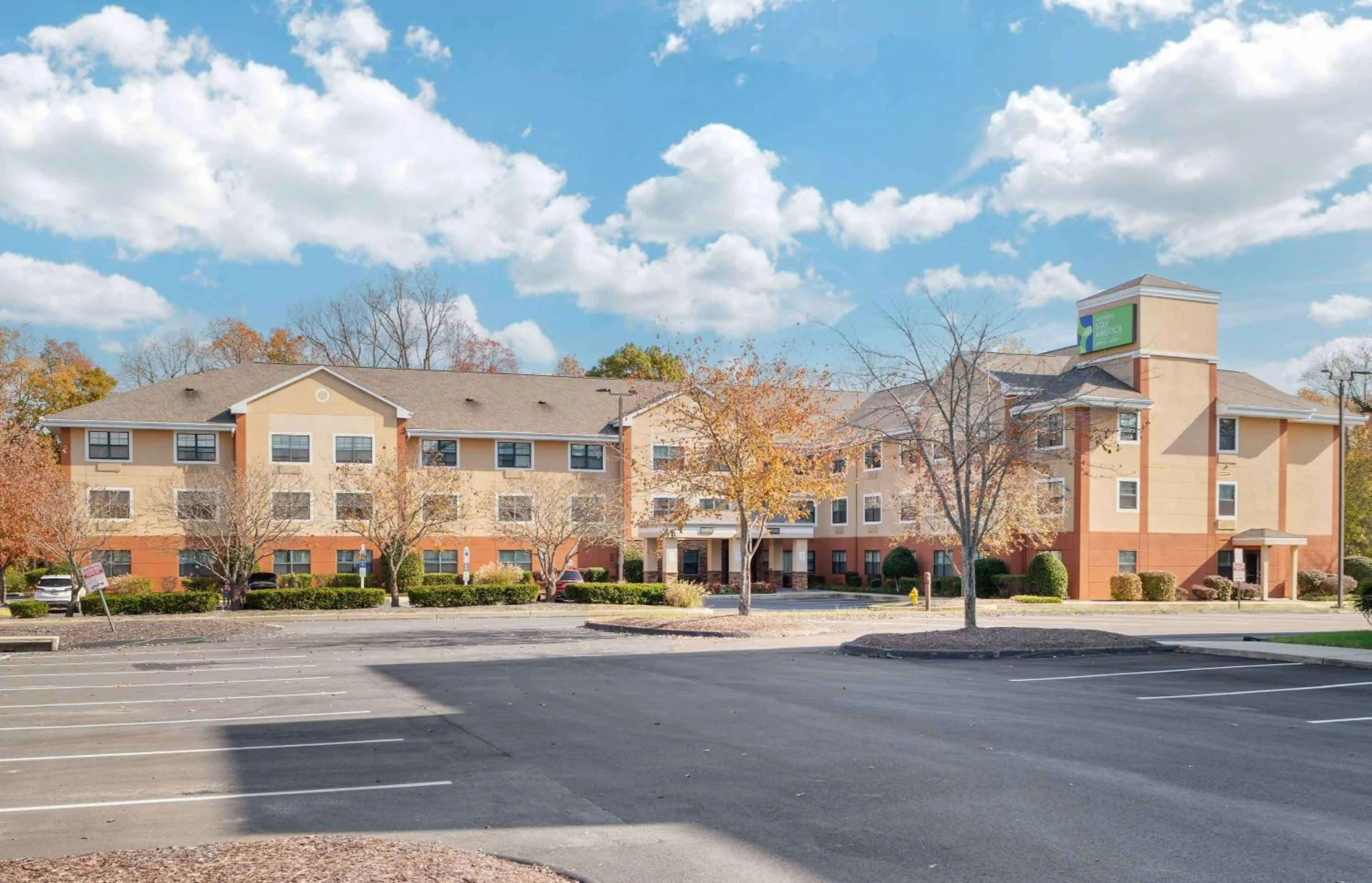 Property building in Extended Stay America Select Suites - Lexington Park - Pax River