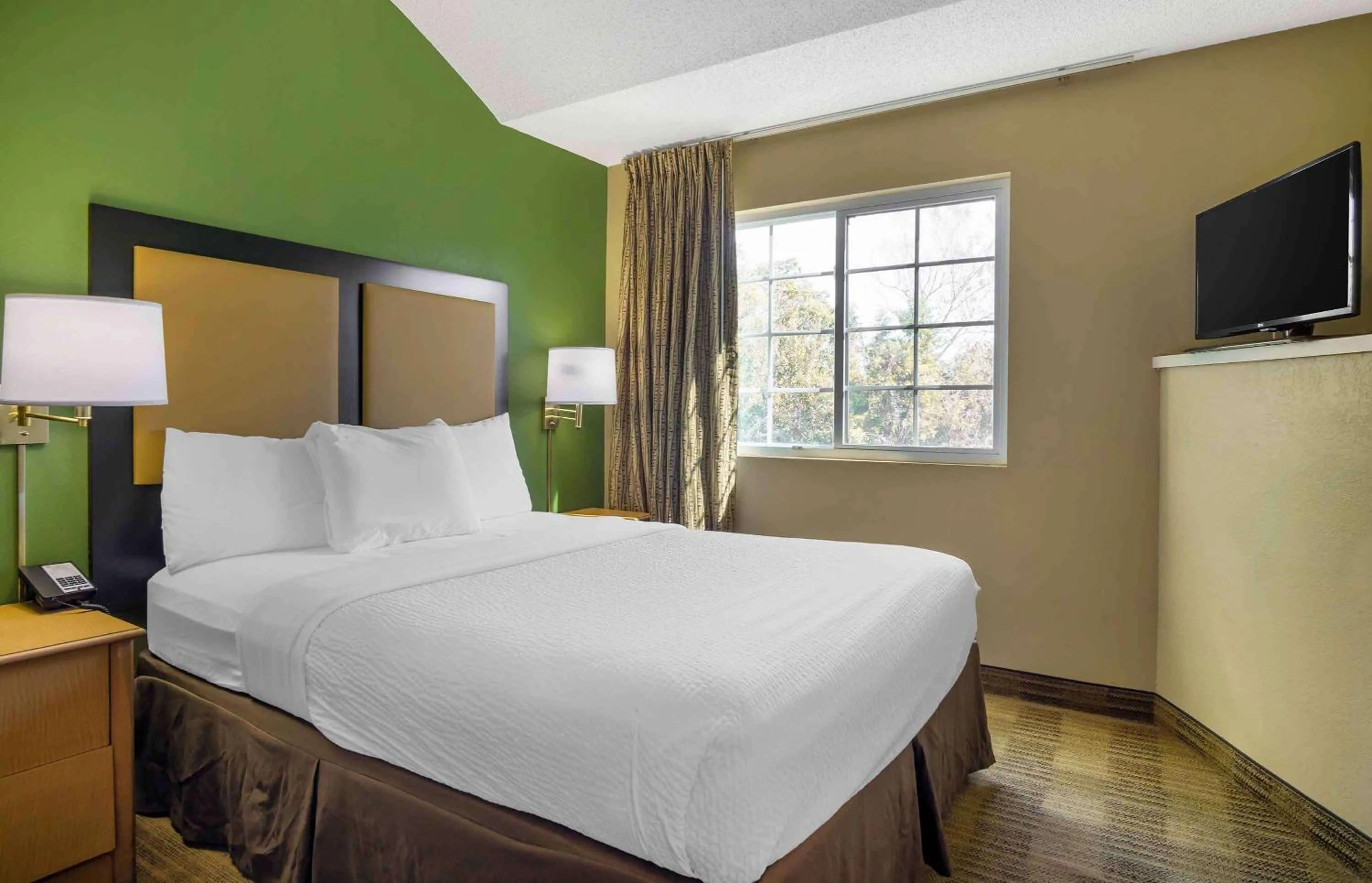 Bedroom, Bed in Extended Stay America Suites - Charleston - Airport