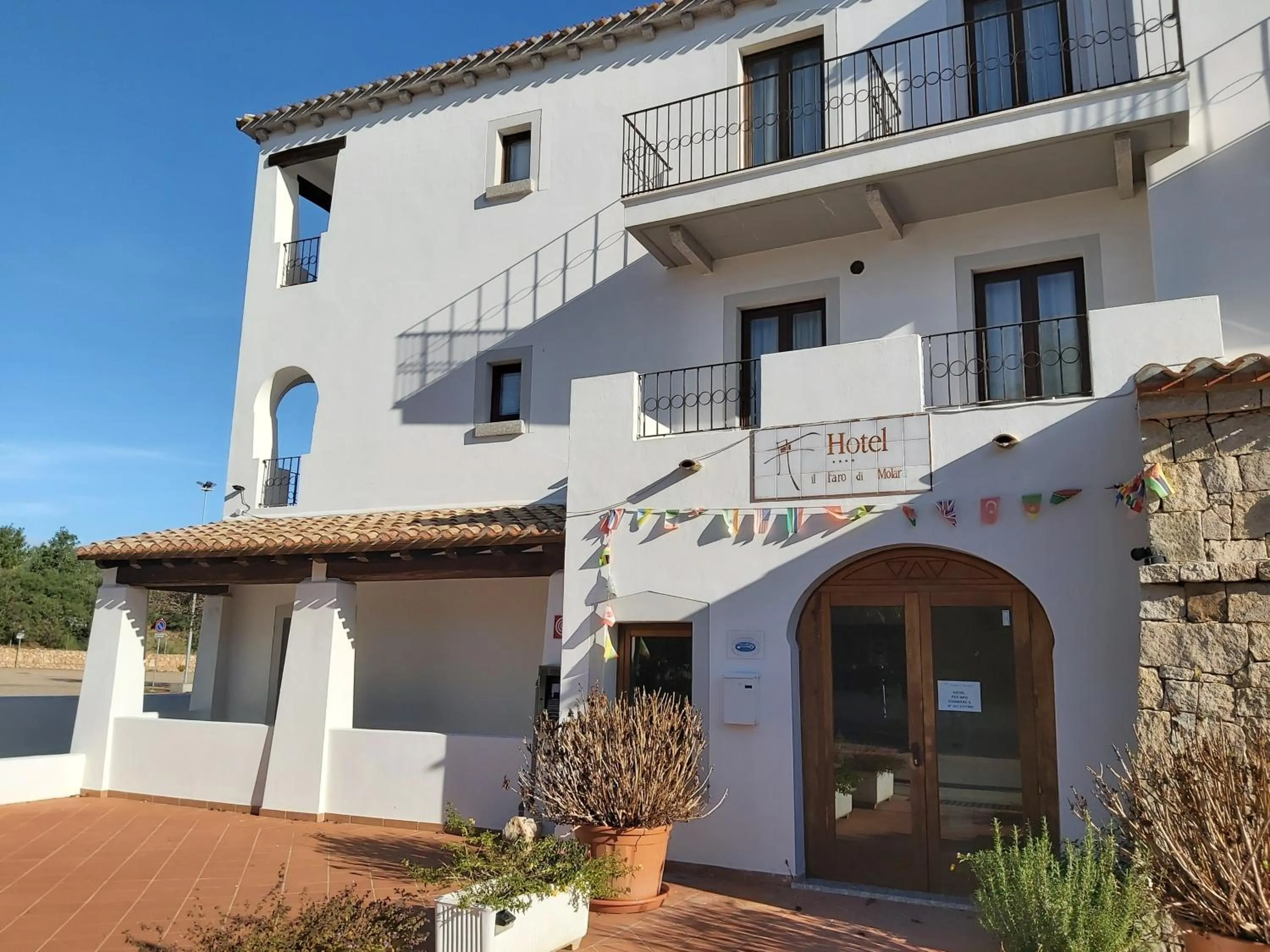 Facade/entrance in Hotel il Faro di Molara