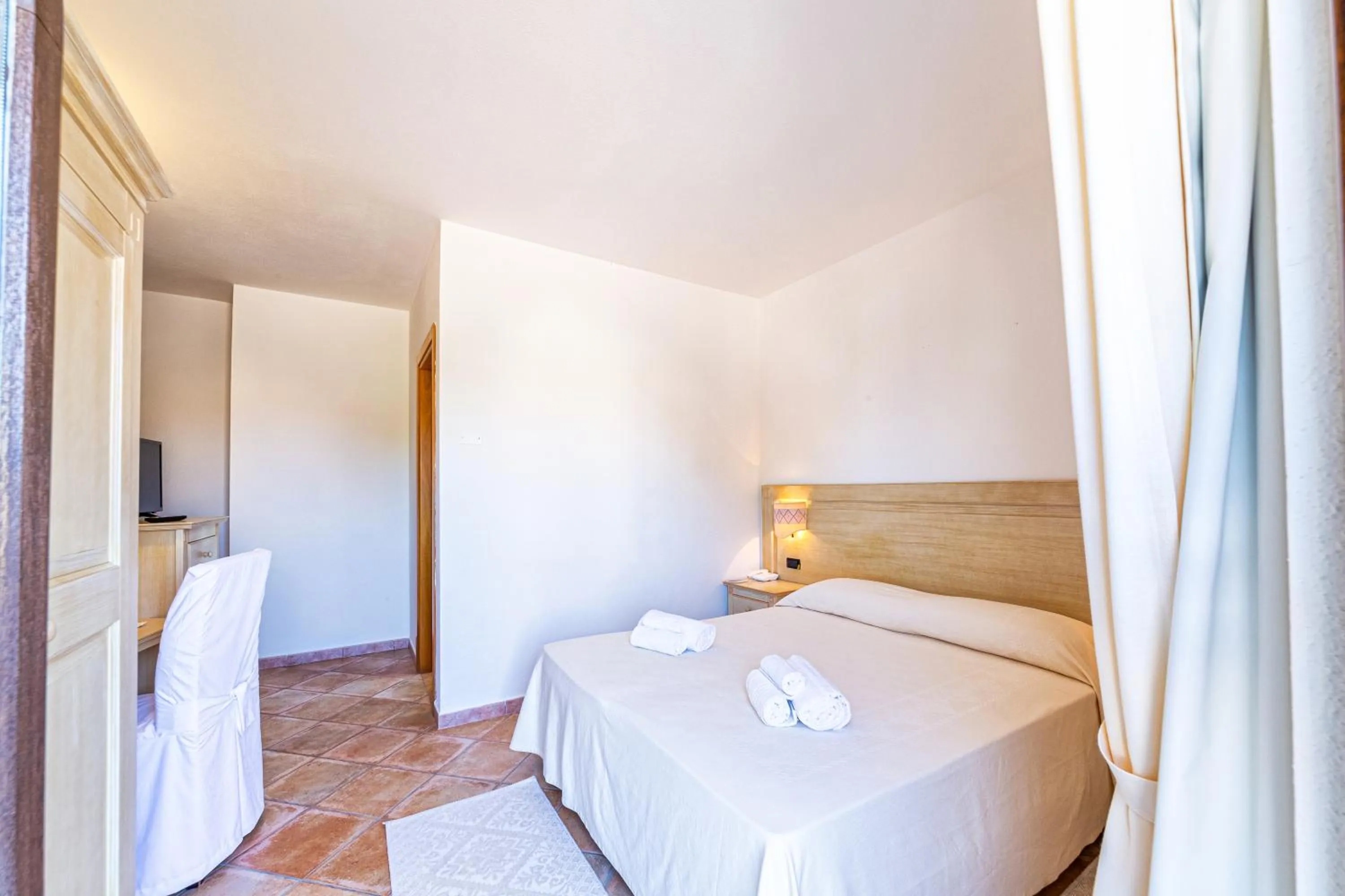 Bedroom, Bed in Hotel il Faro di Molara