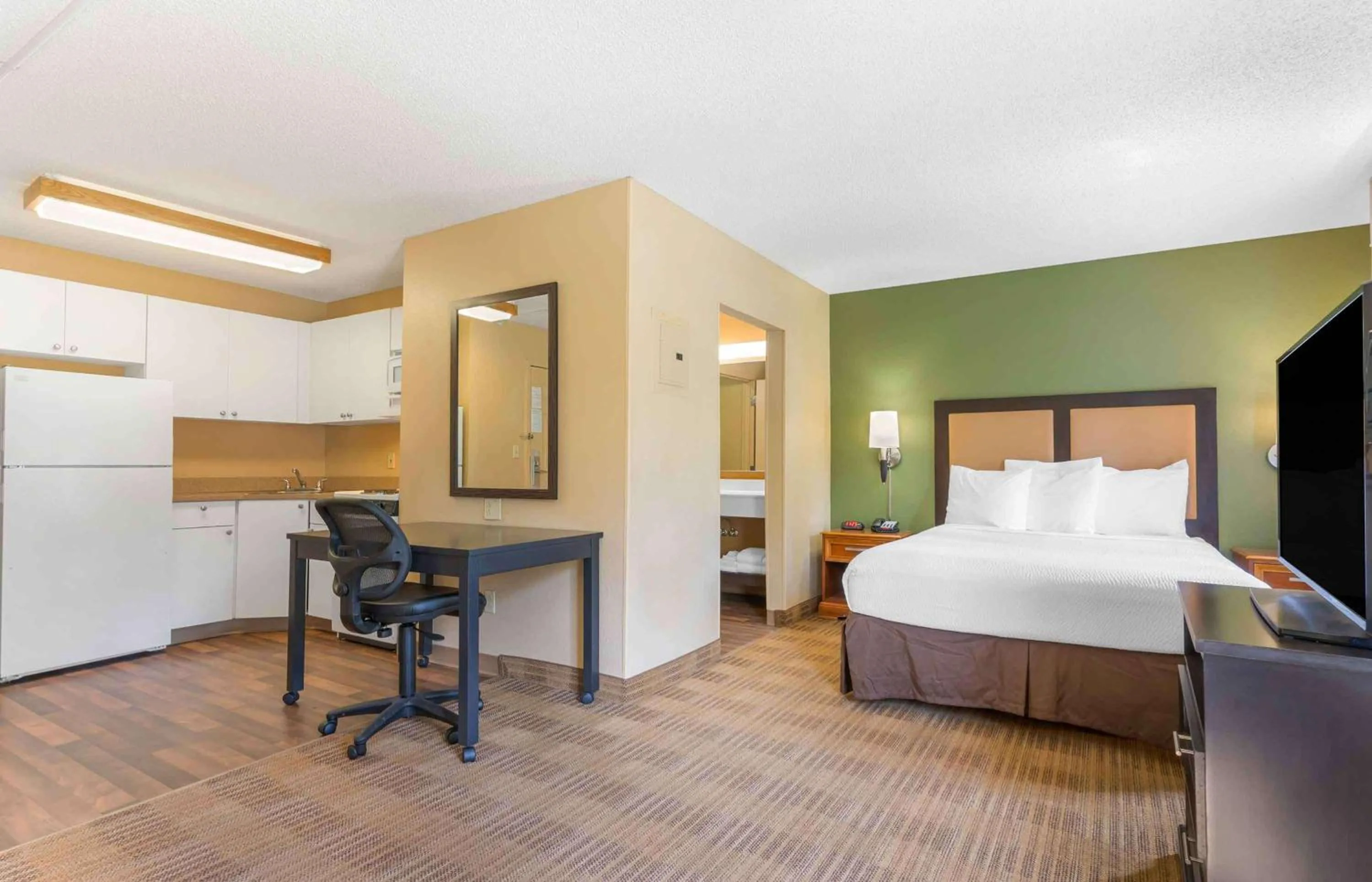 Bedroom, Bed in Extended Stay America Suites - San Jose - Edenvale - South