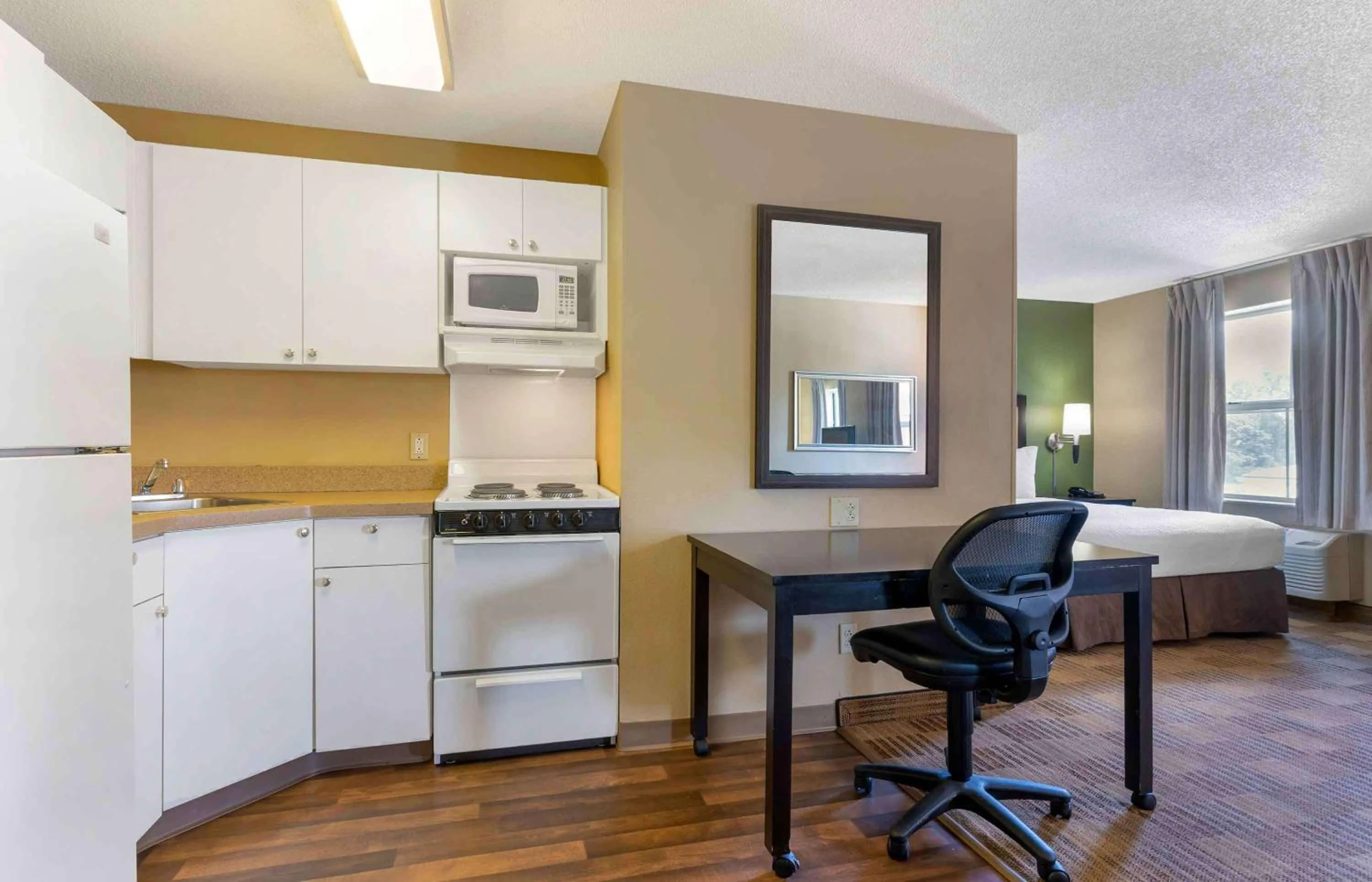 Kitchen or kitchenette in Extended Stay America Suites - San Jose - Edenvale - South