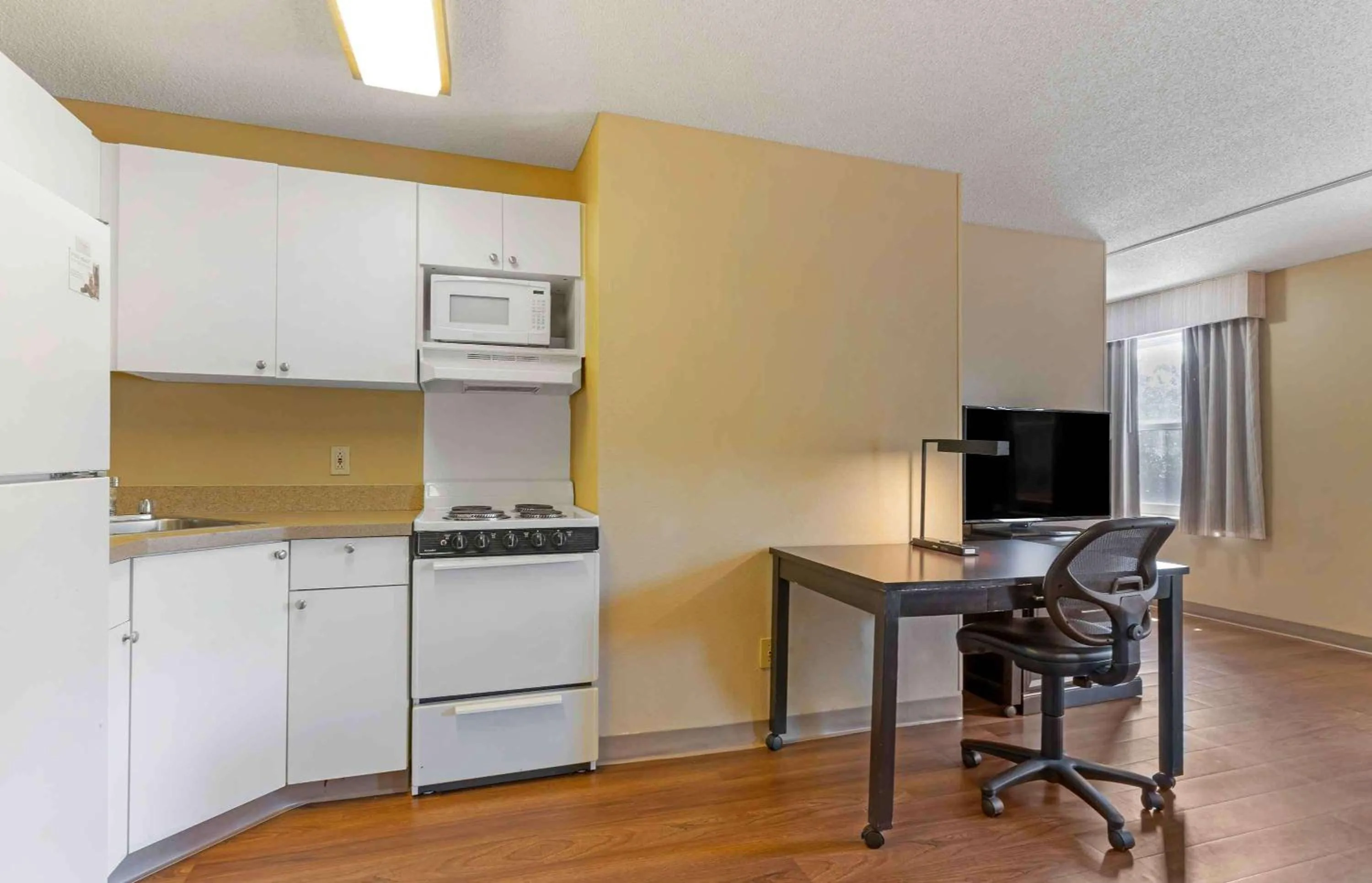 Kitchen or kitchenette in Extended Stay America Suites - San Jose - Edenvale - South
