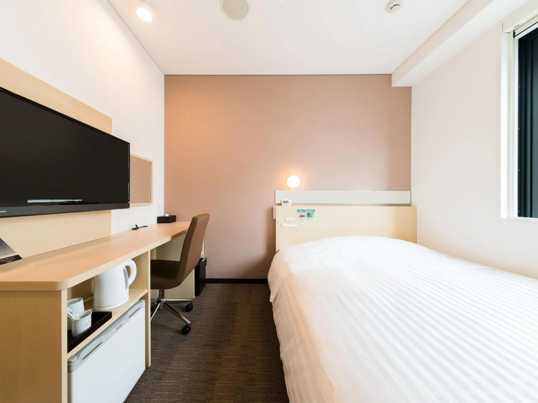 Bed in Super Hotel Tokyo Kinshicho Ekimae