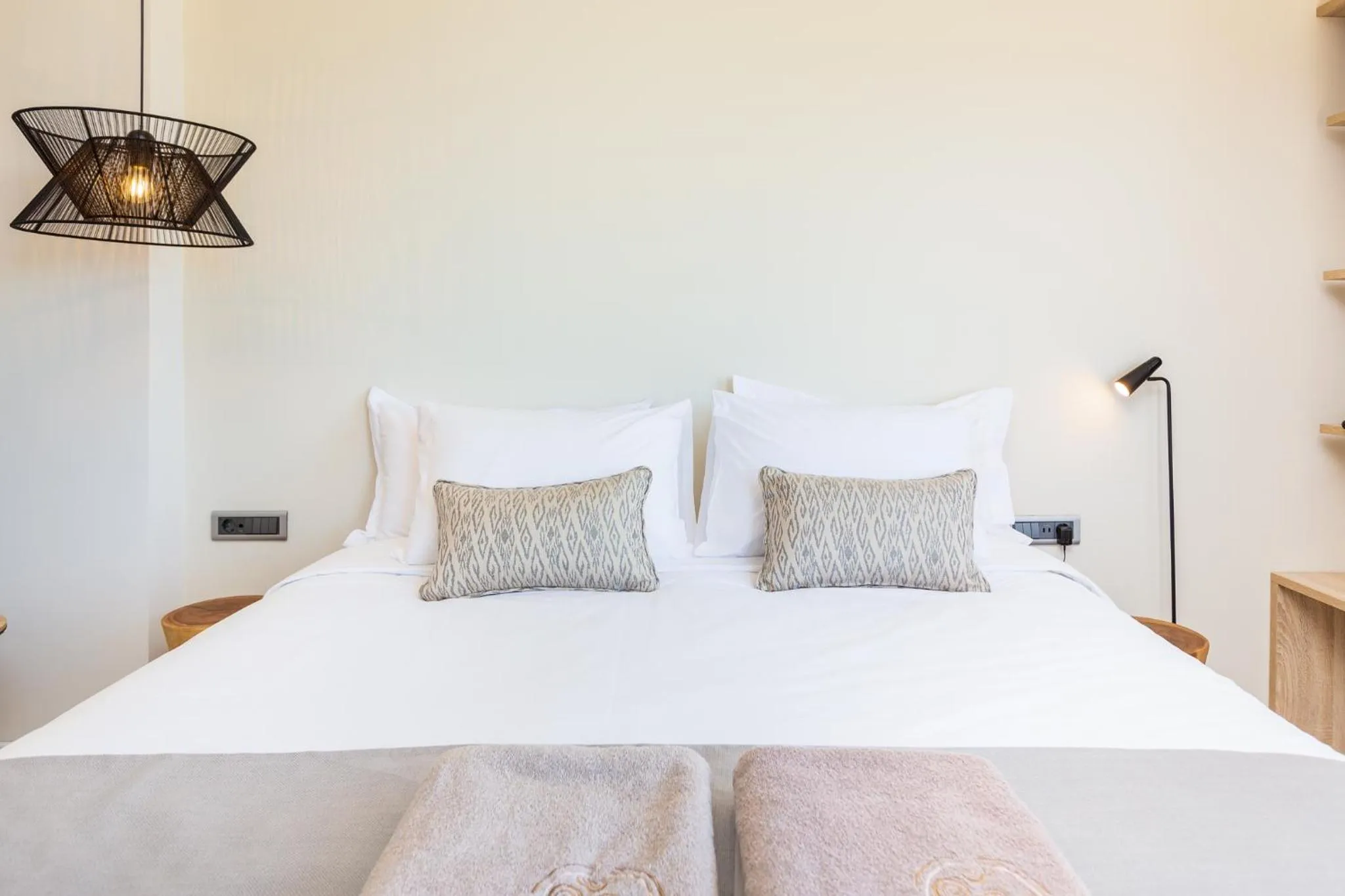 Bedroom, Bed in 180 South Seaside Hotel