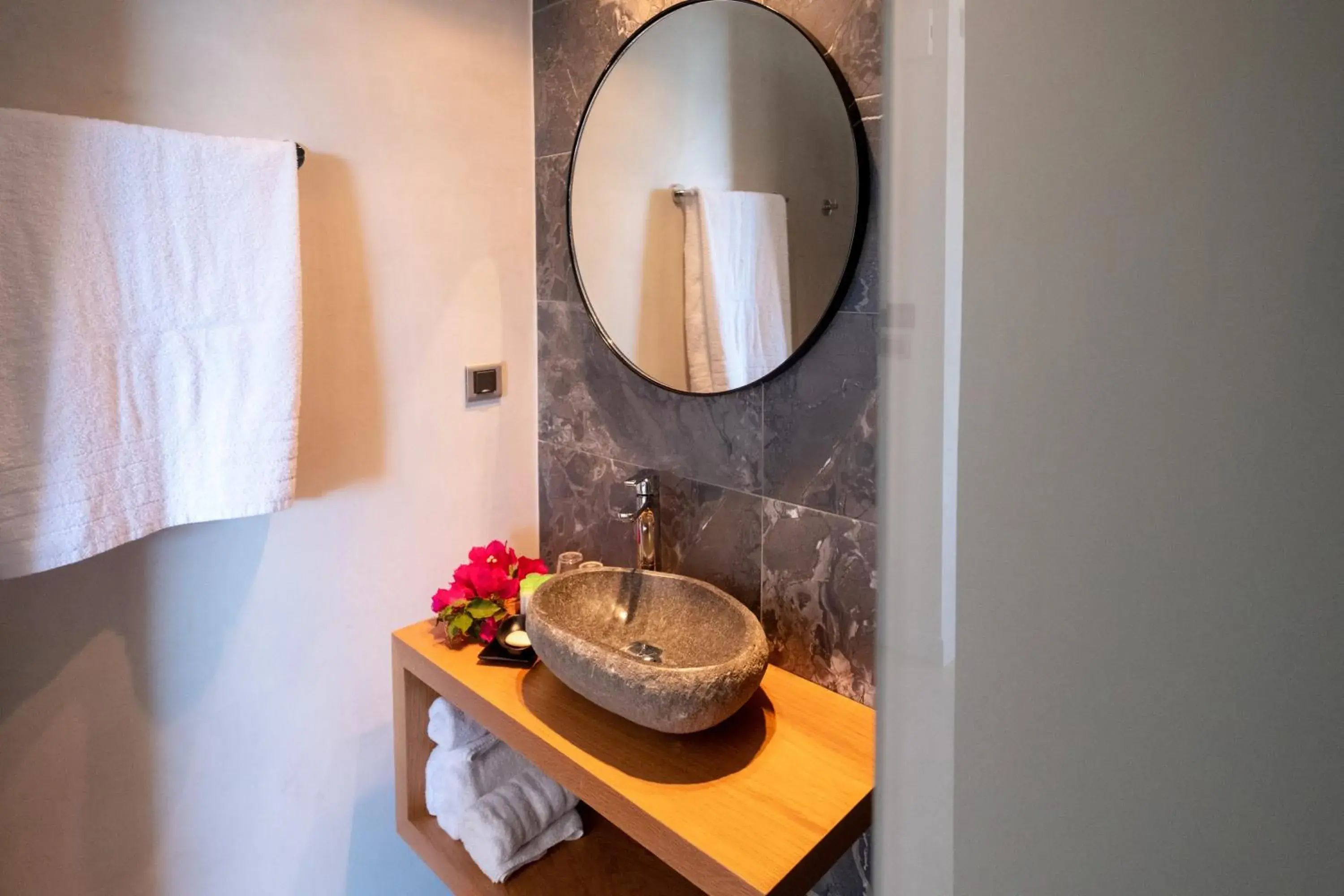 Bathroom in 180 South Seaside Hotel Bathroom in 180 South Seaside Hotel