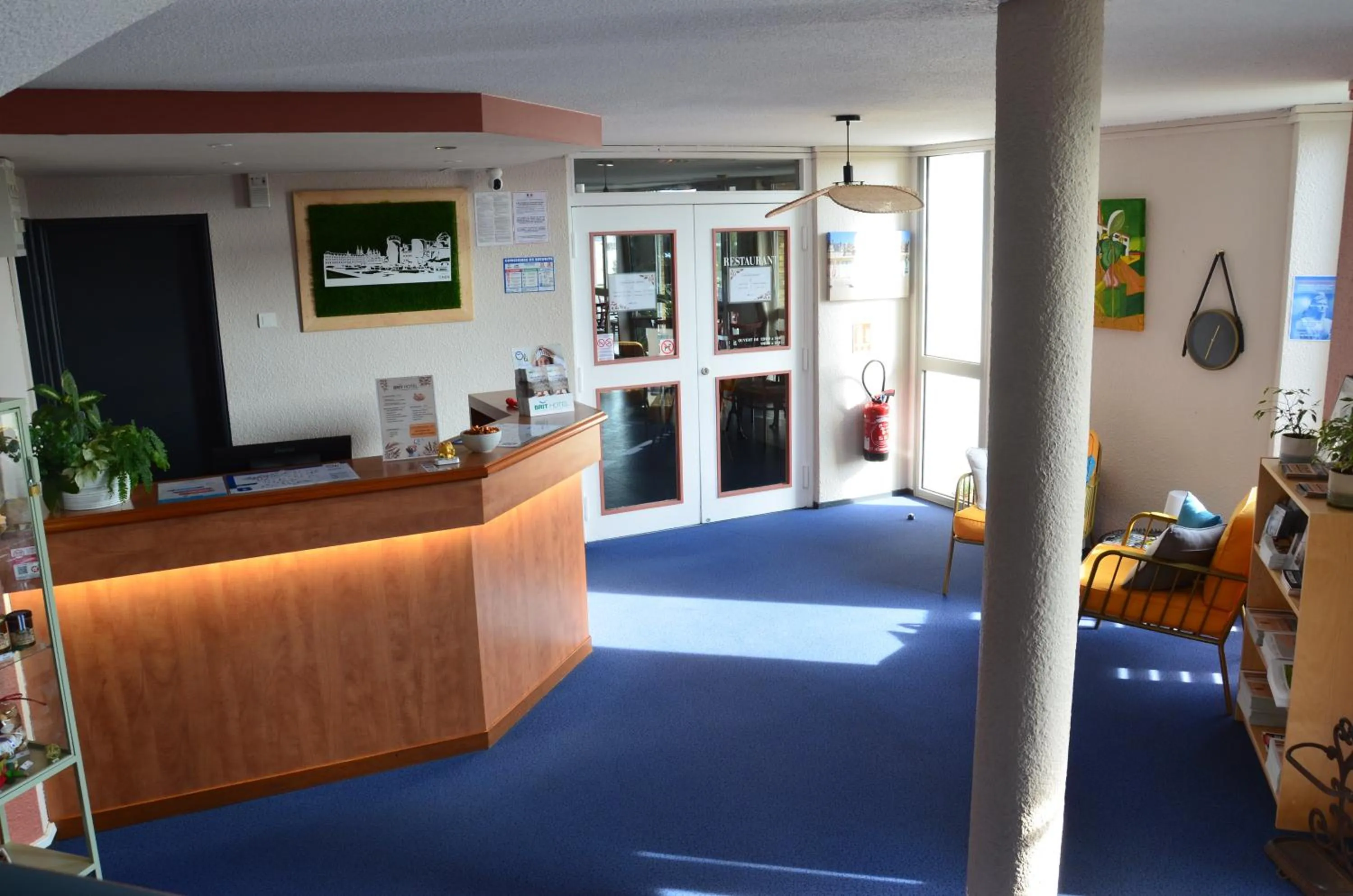 Lobby or reception, Bed in BRIT HOTEL Caen Hérouville