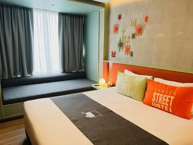 Bed in Samsen Street Hotel