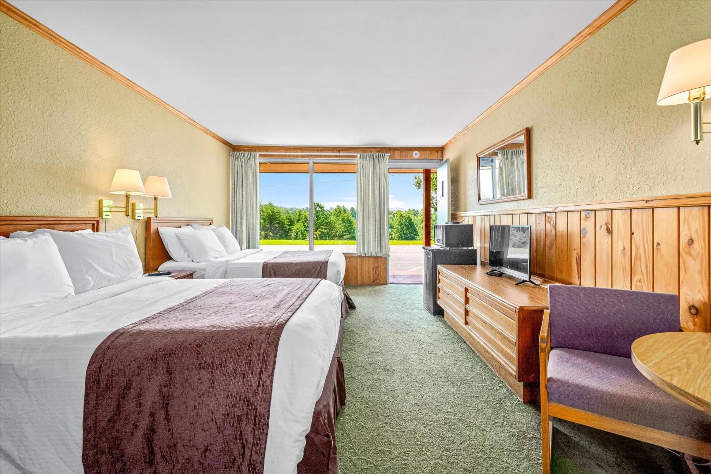 Photo of the whole room, Bed in Early Blue Motel