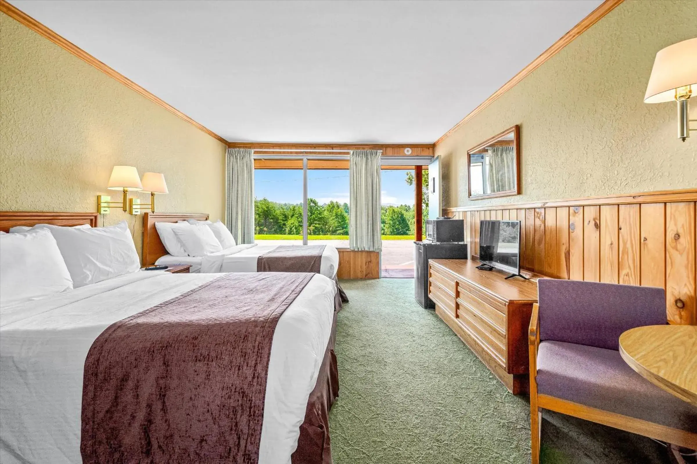 Photo of the whole room, Bed in Early Blue Motel Photo of the whole room, Bed in Early Blue Motel