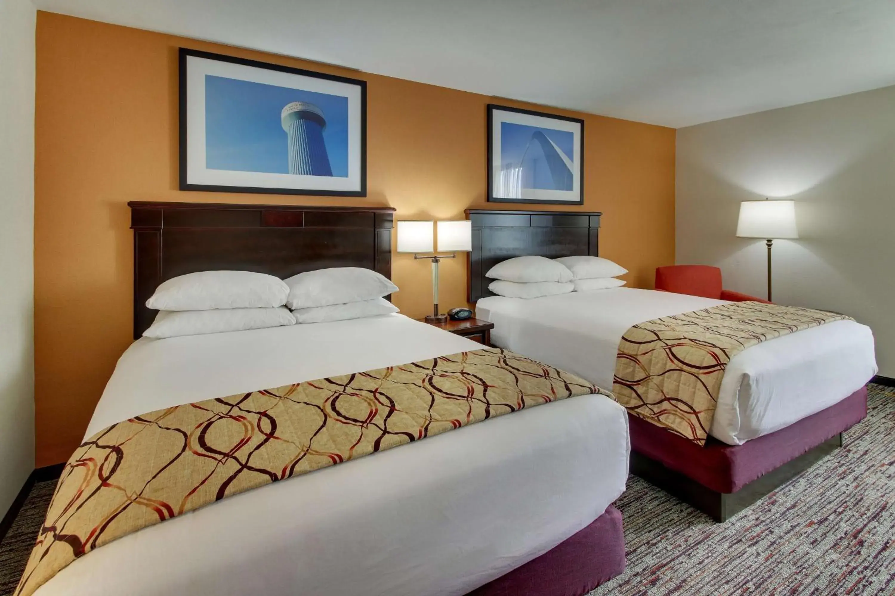 Deluxe Queen Room with Two Queen Beds in Pear Tree Inn St. Louis - Arnold Deluxe Queen Room with Two Queen Beds in Pear Tree Inn St. Louis - Arnold