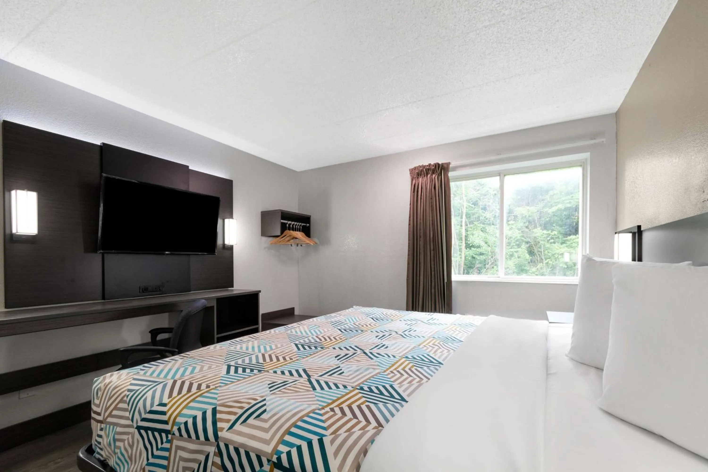 Bedroom, Bed in Motel 6-York, PA - North