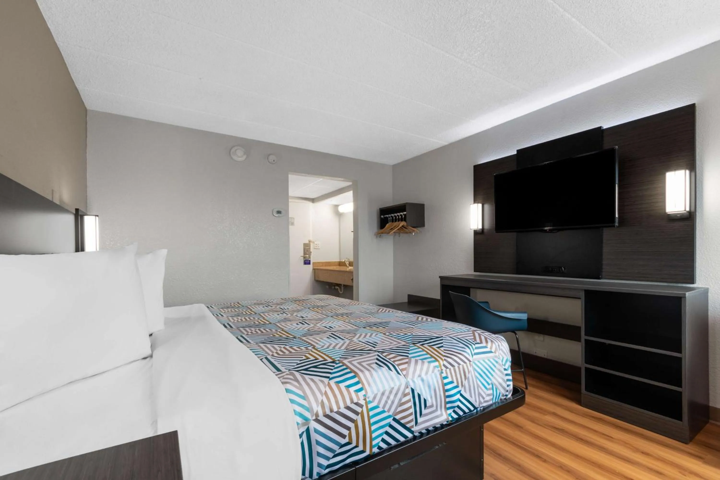 Bedroom, Bed in Motel 6-York, PA - North