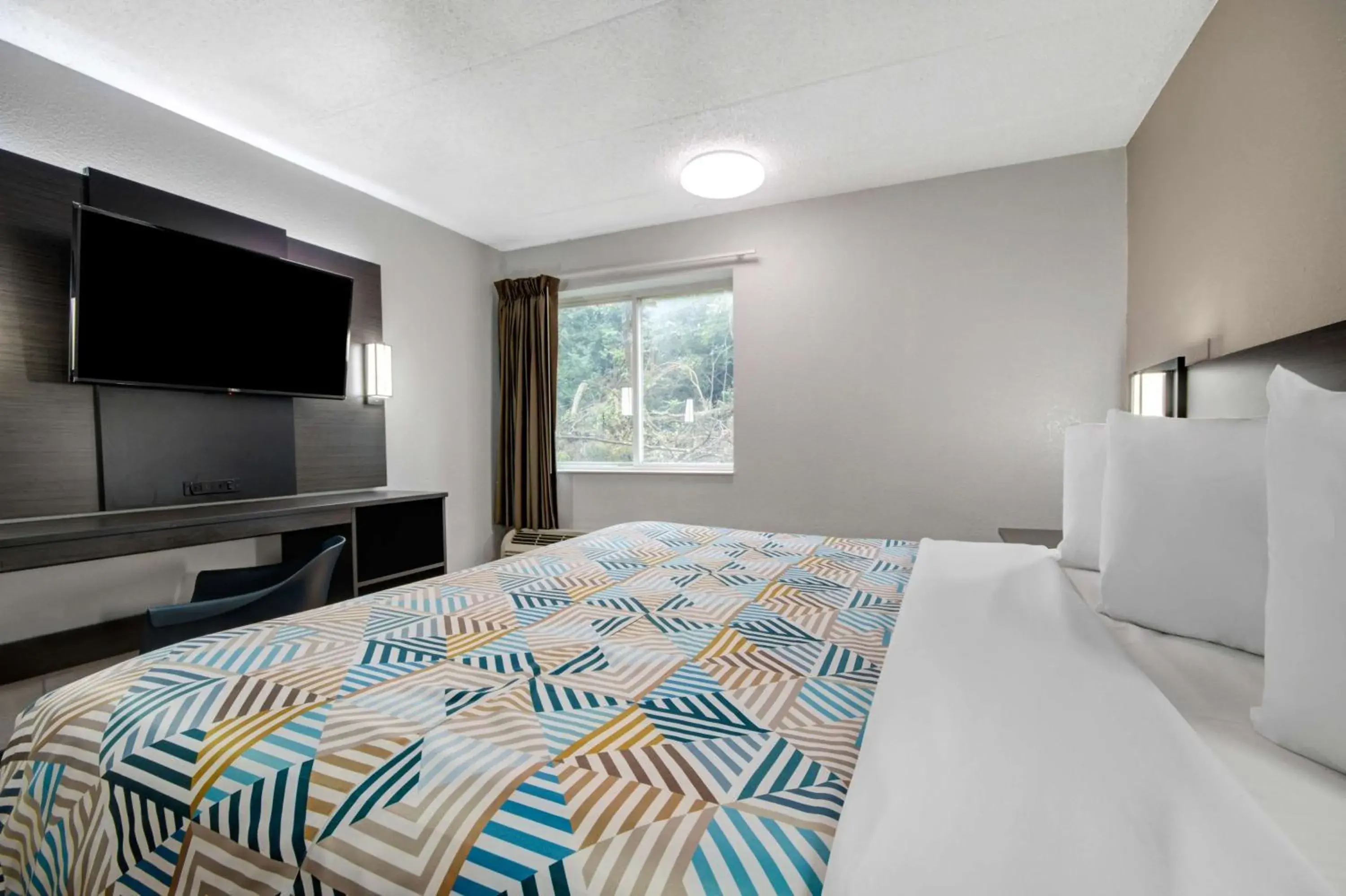 Bedroom, Bed in Motel 6-York, PA - North Bedroom, Bed in Motel 6-York, PA - North