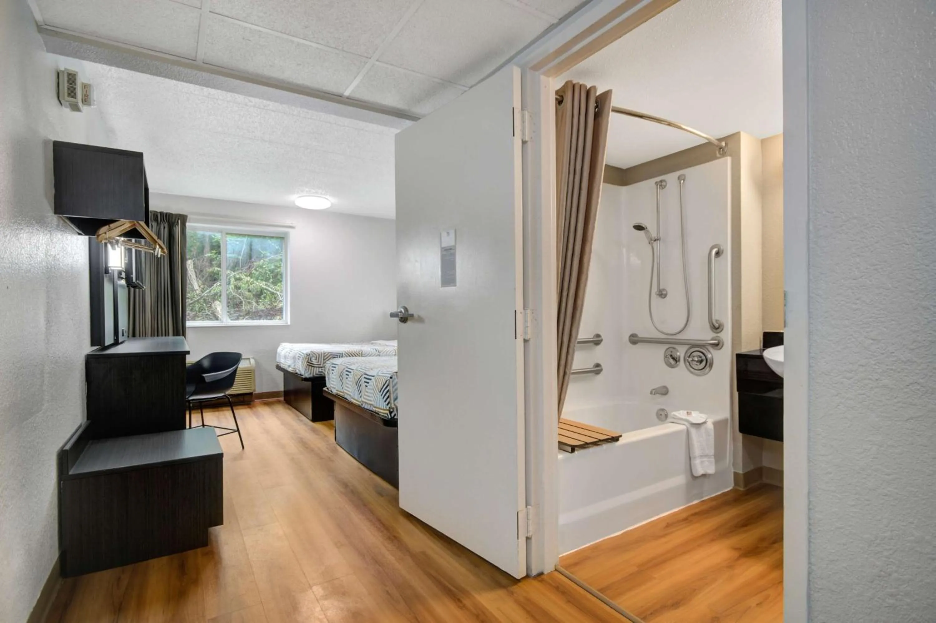 Bedroom in Motel 6-York, PA - North