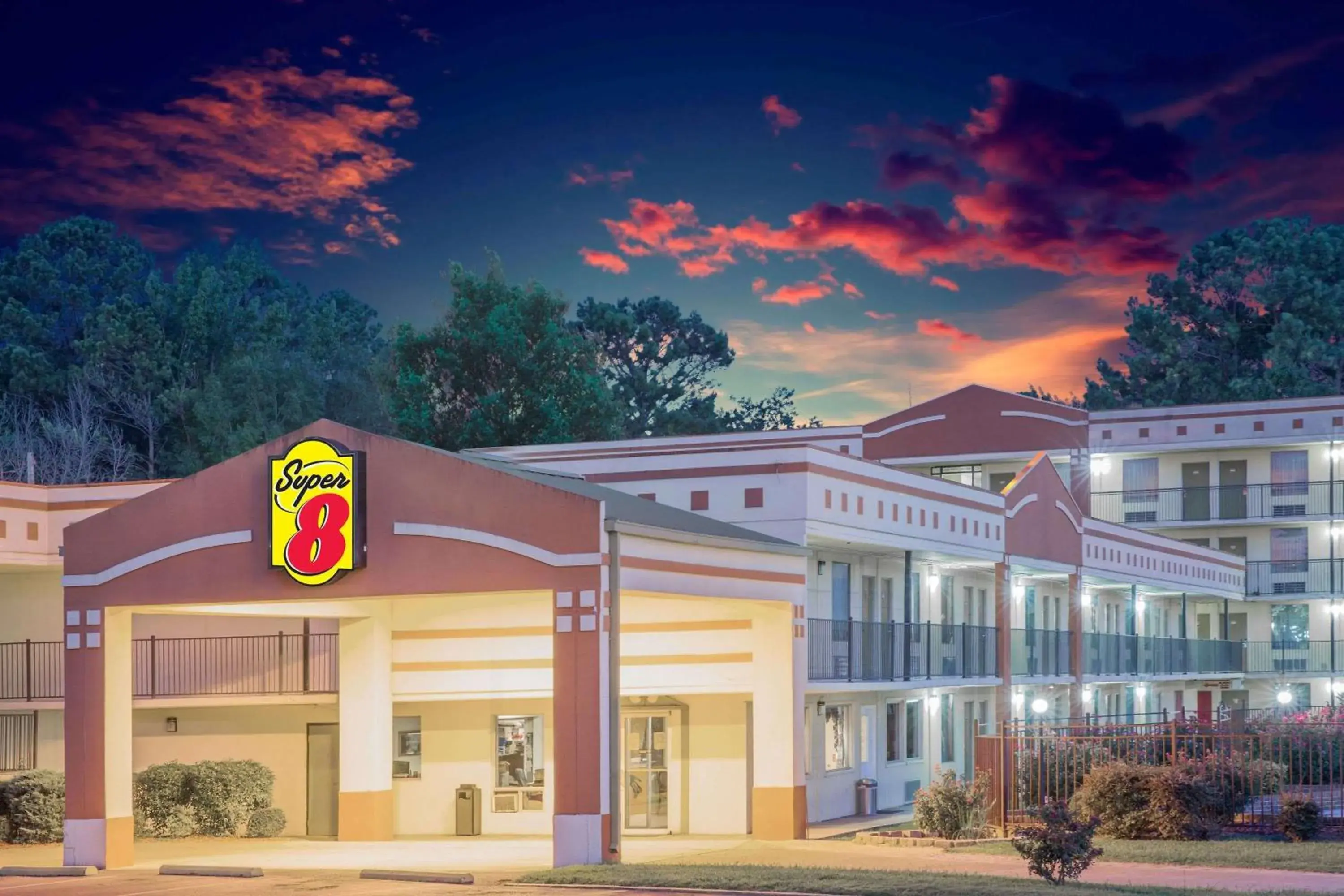 Property building in Super 8 by Wyndham Jasper Property building in Super 8 by Wyndham Jasper