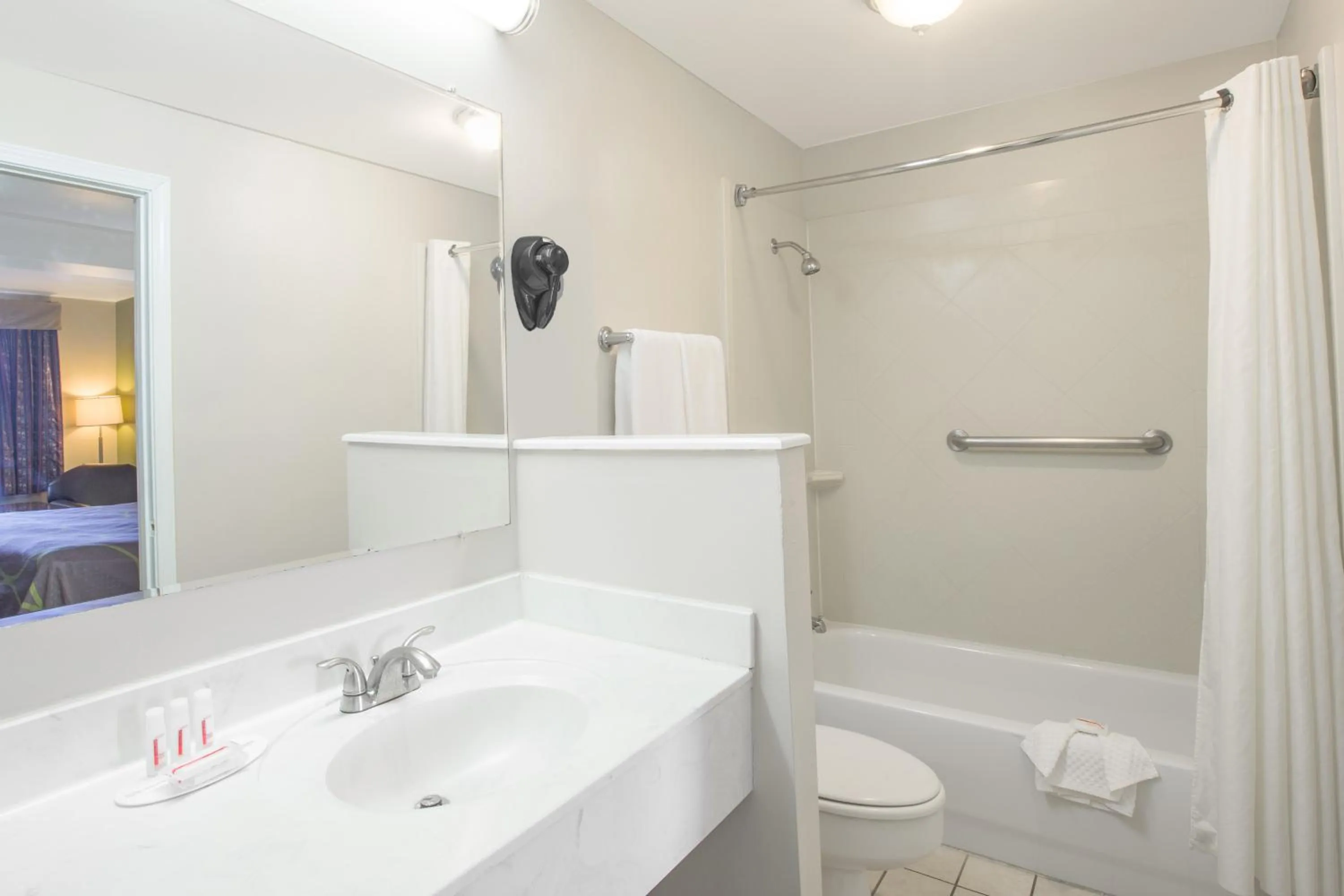 Bathroom in Super 8 by Wyndham Jasper