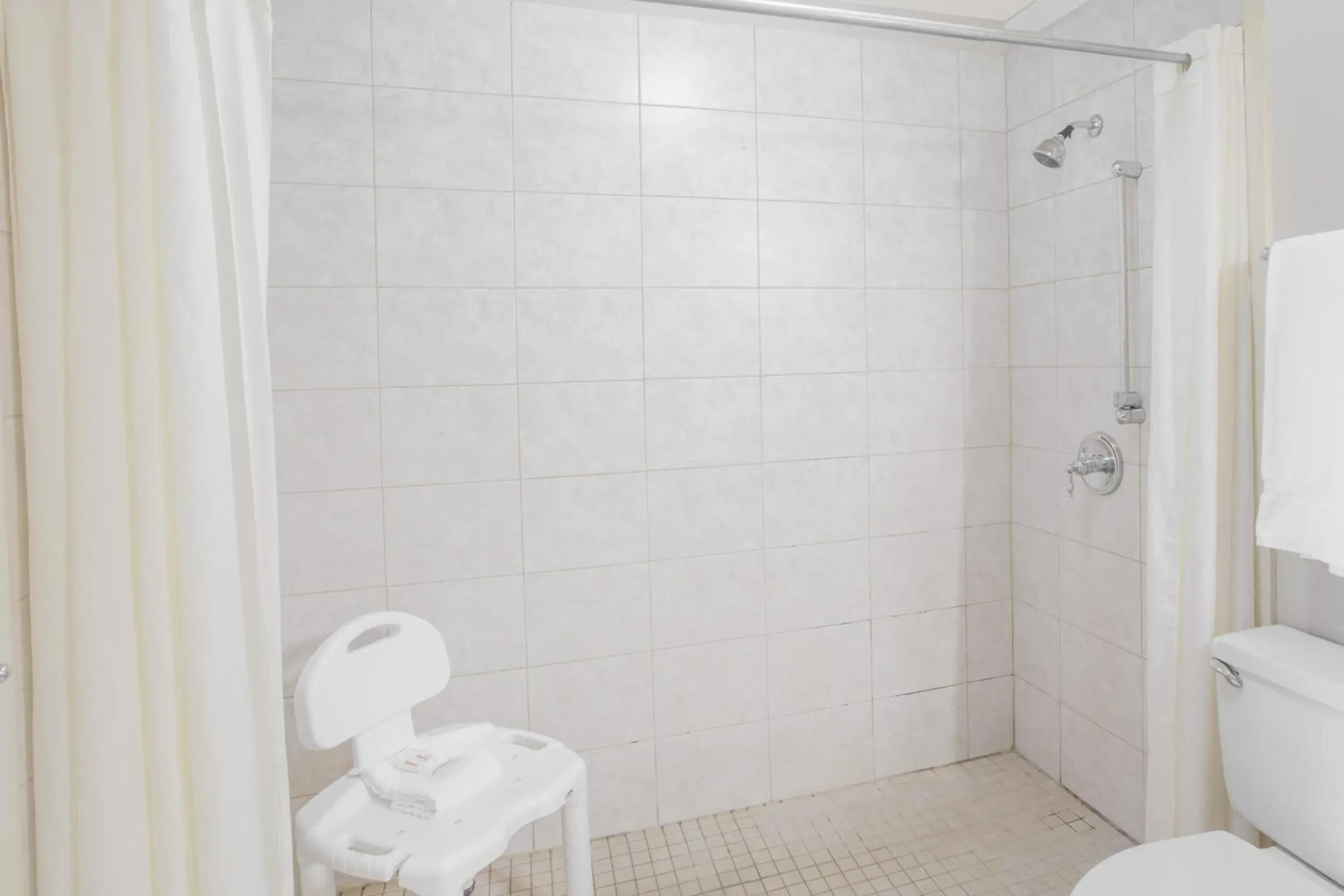 King Room - Disability Access/Smoking in Super 8 by Wyndham Jasper King Room - Disability Access/Smoking in Super 8 by Wyndham Jasper