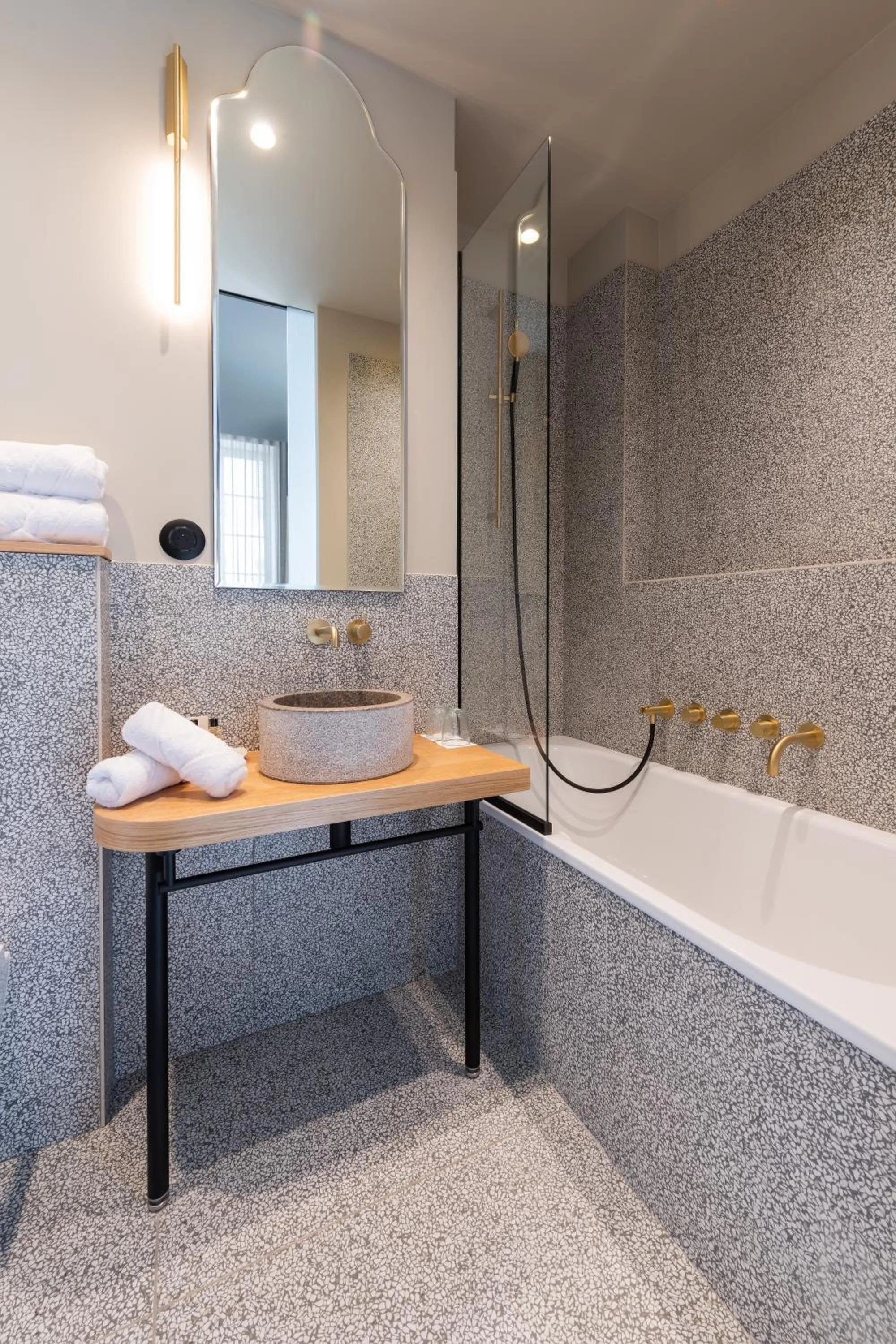 Bathroom in Hôtel de l'Abbaye Lyon - Boutique Hôtel