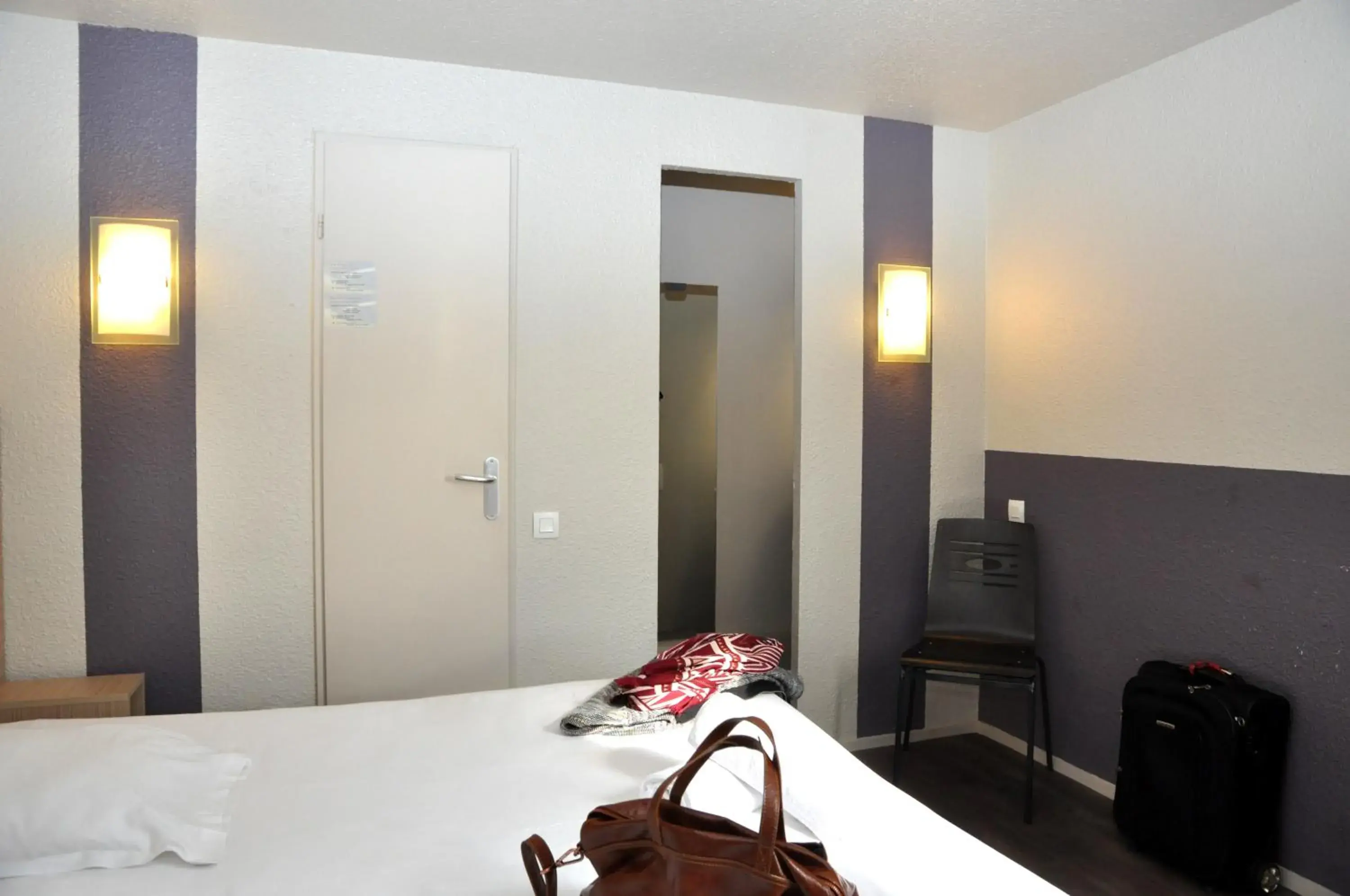 Bed in B Hotel Caen Mondeville Bed in B Hotel Caen Mondeville