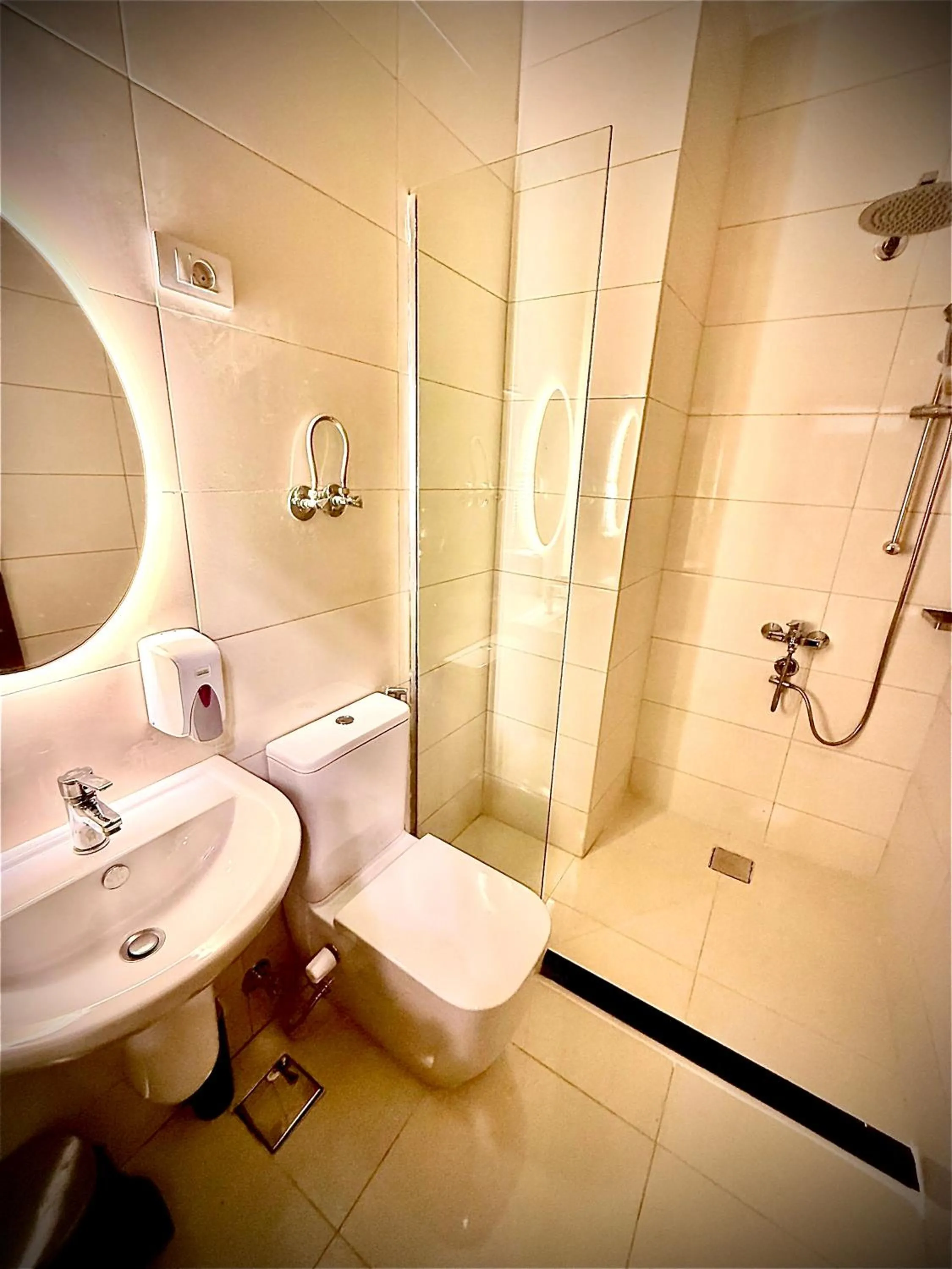 Shower in Heritage Hostel Cairo