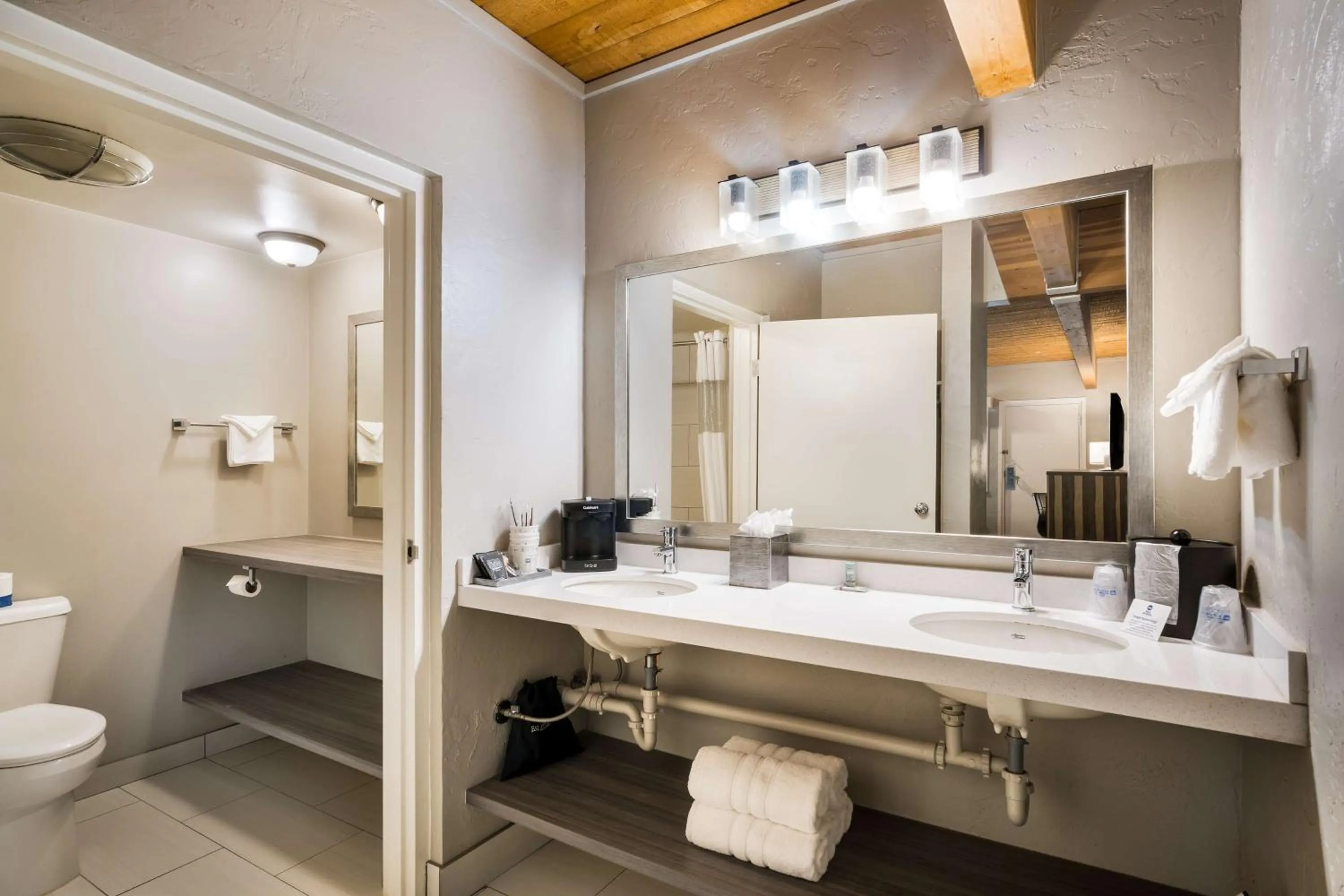 Bathroom in Best Western Antlers at Glenwood Springs