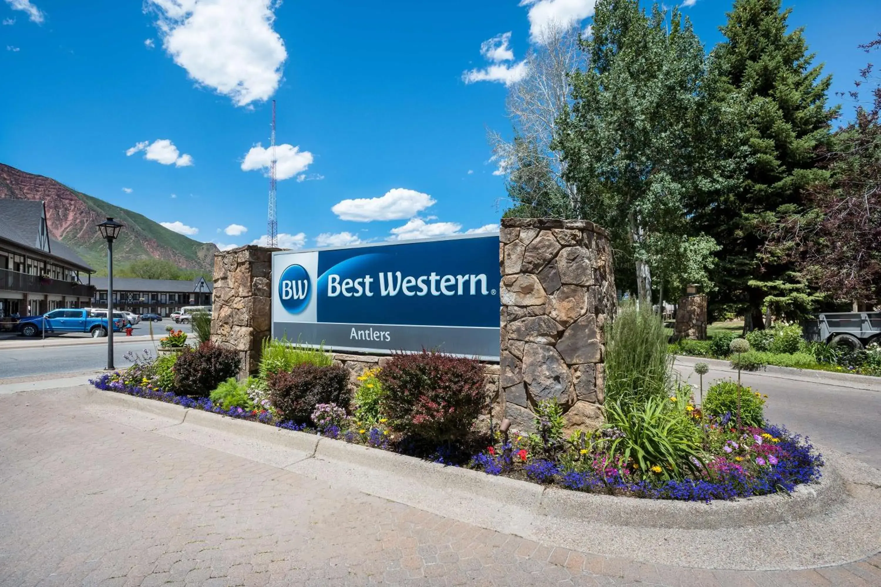 Property building in Best Western Antlers at Glenwood Springs Property building in Best Western Antlers at Glenwood Springs