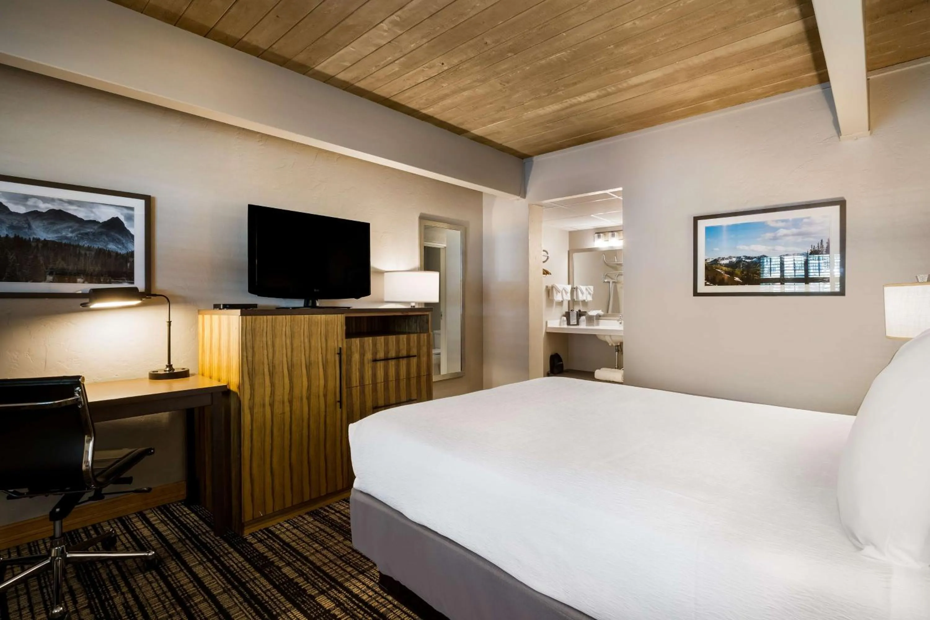 Bedroom, Bed in Best Western Antlers at Glenwood Springs